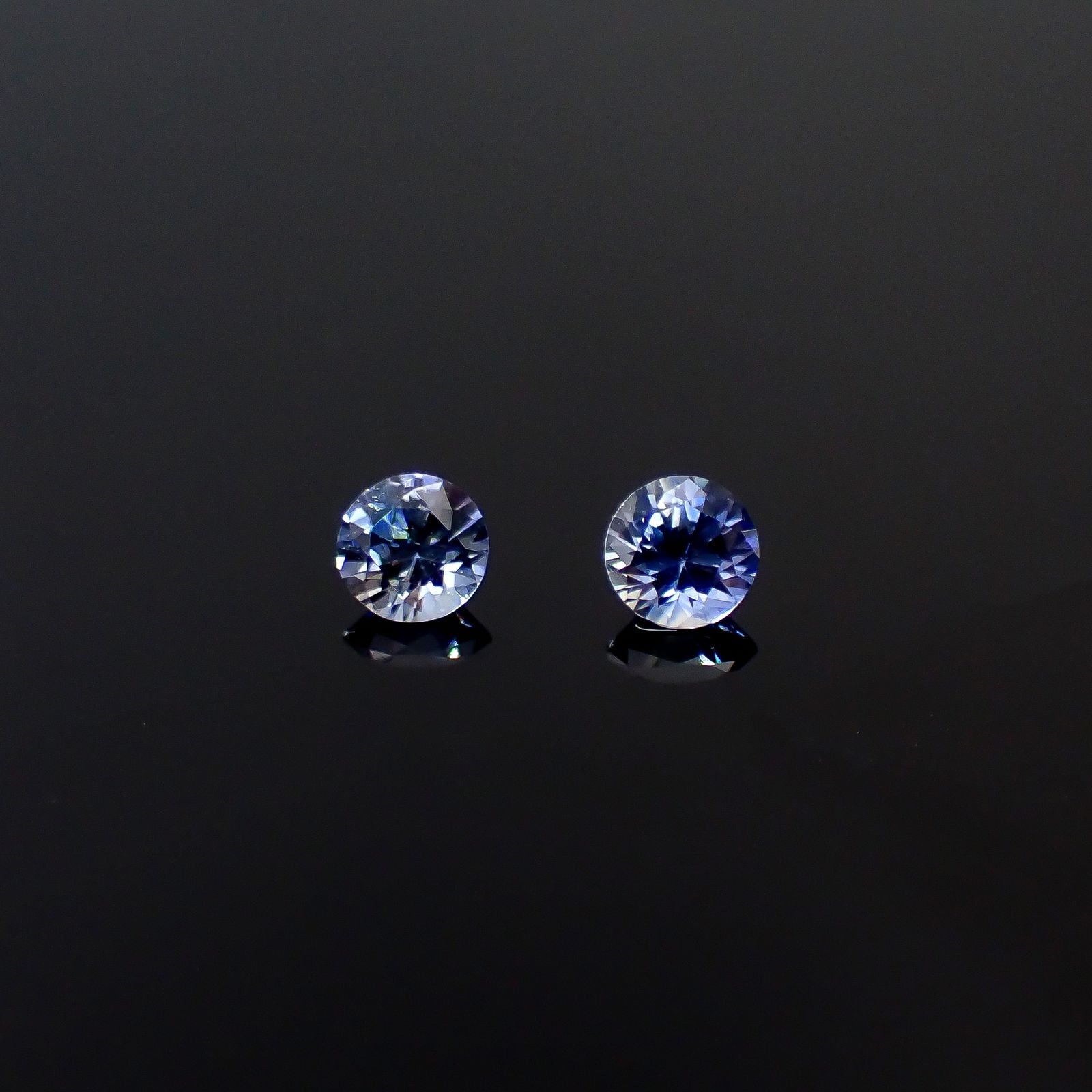 ◇ペアセット◇アイスブルーサファイア スリランカ/マダガスカル産 0.26ct(2pcs合計) [250830988]3x3mm前後