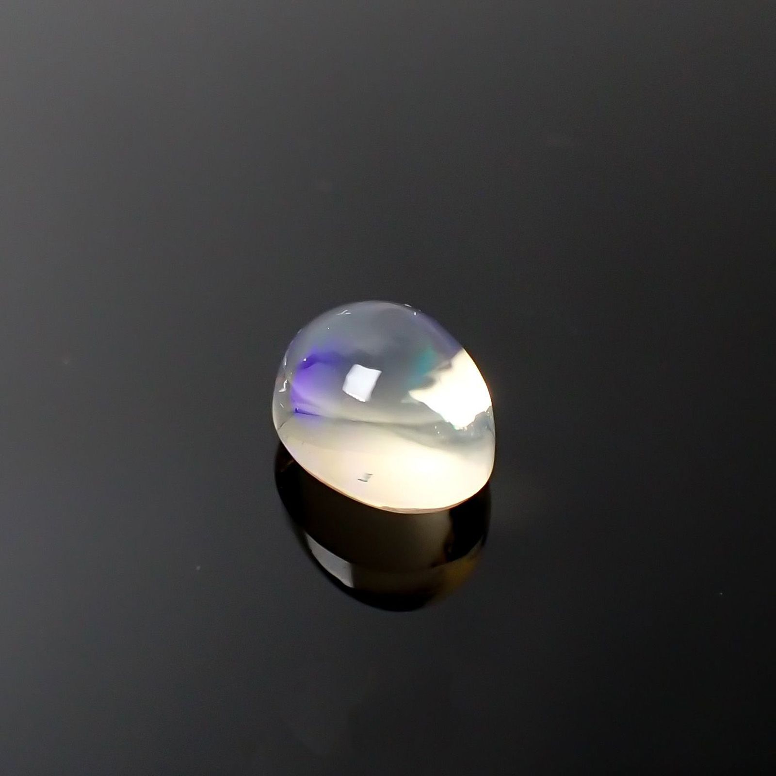 メキシコオパール(宝石名オパール) メキシコ産 ソ付(彩珠) 1.756ct / 8.8x6.6mm前後 [210712136]