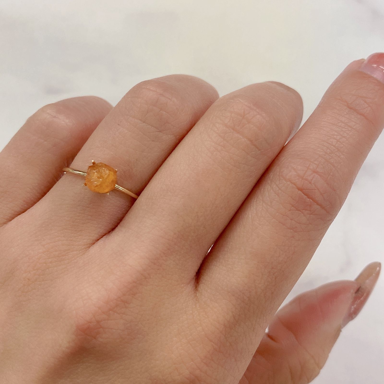 スペサルティンガーネット マンダリンオレンジカラー(宝石名ガーネット) タンザニア産 原石・結晶 1.87ct 識別済[20095408]6.3×6mm前後
