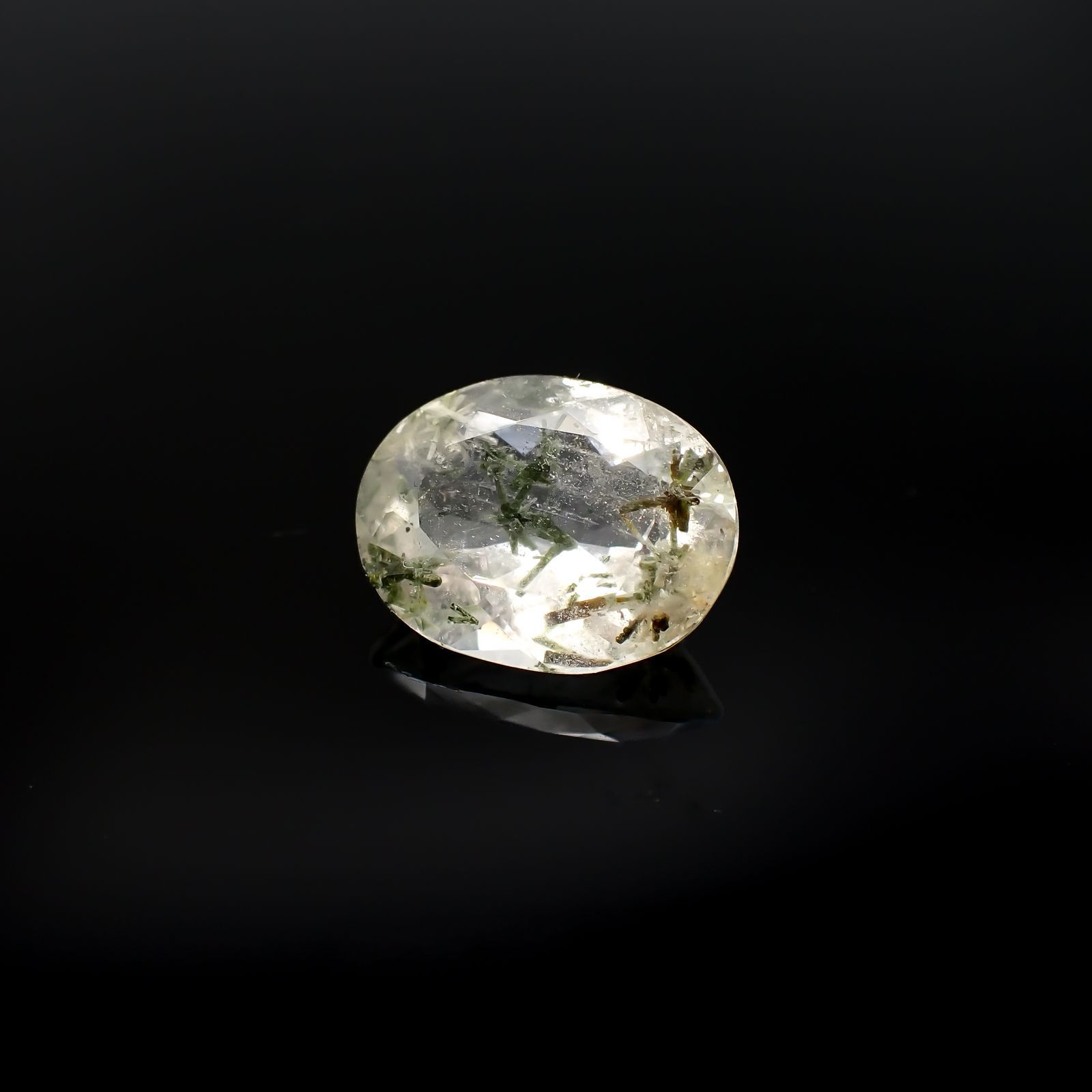 ヘデンベルジャイトインクォーツ インドネシア産 3.64ct [220917827]12.2x9.6mm前後