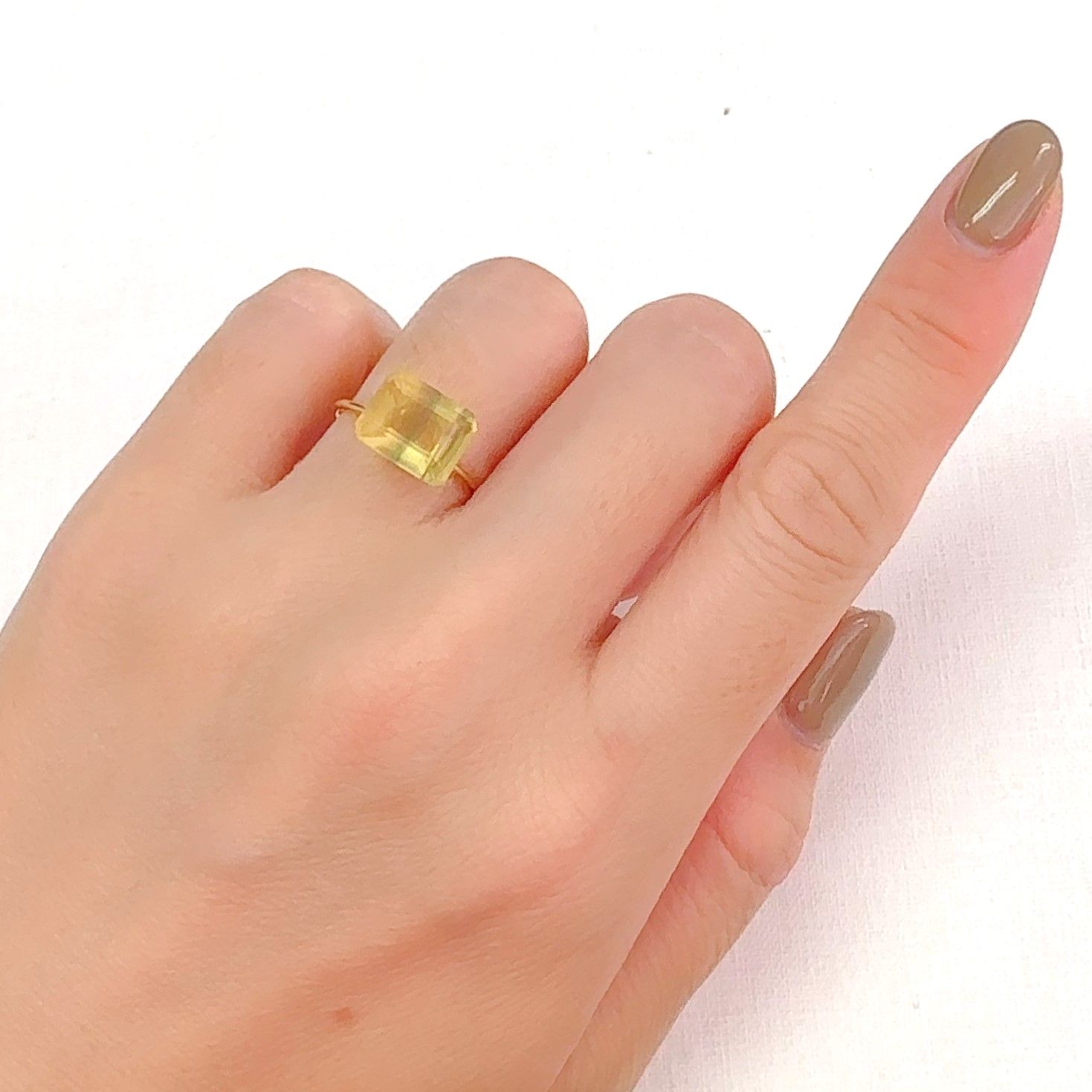 パーティカラーフローライト フルオレッセンス ブラジル産 4.48ct[240928915]10x8.1mm前後