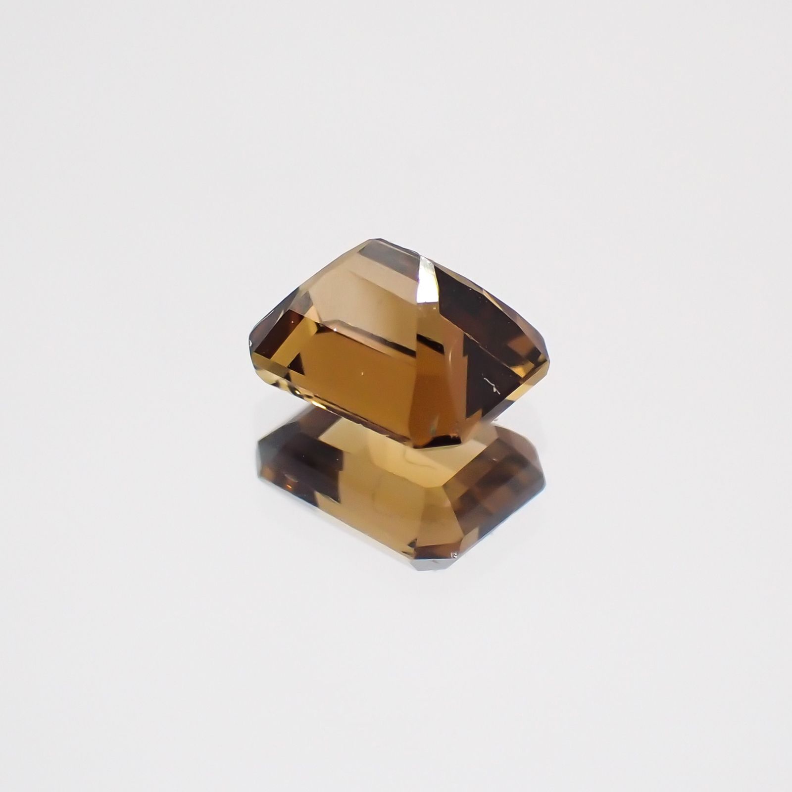 エンスタタイト(宝石名エンスタタイト)タンザニア産 0.82ct 識別済[231124322]5.7x4.4mm前後