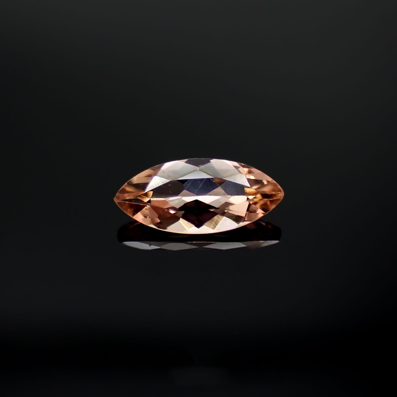 インペリアルトパーズ(宝石名トパーズ)ブラジル産 0.42ct 識別済[220917921]7.6x3.4mm前後