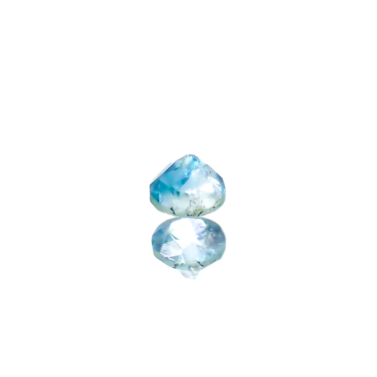 ユークレース(宝石名ユークレース)ジンバブエ産 0.053ct 識別済[241029228]2.2x2.2mm前後
