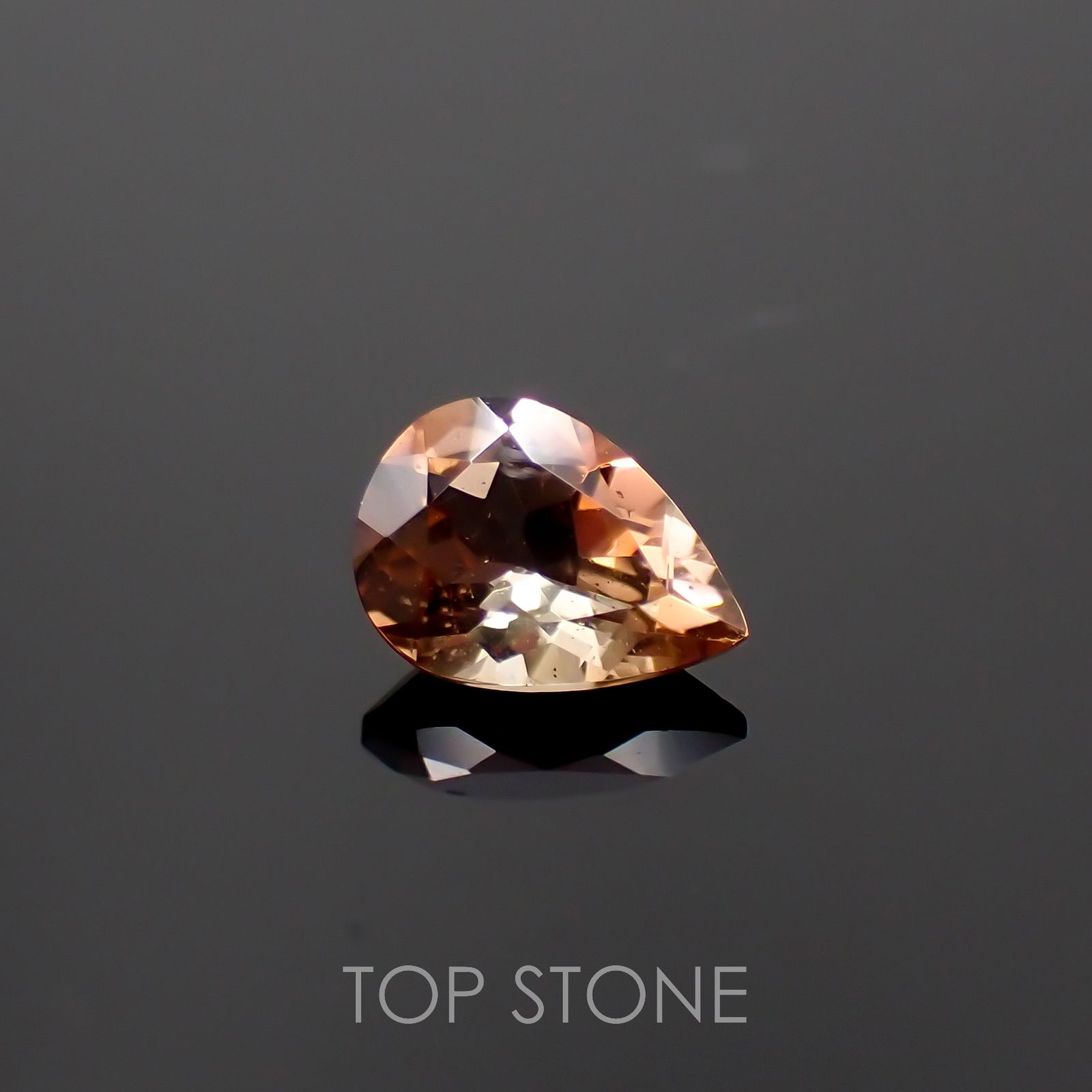 バイカラーアンダリュサイト(宝石名アンダリュサイト)スリランカ/マダガスカル産 0.65ct 識別済[230320834]6.9x4.9mm前後