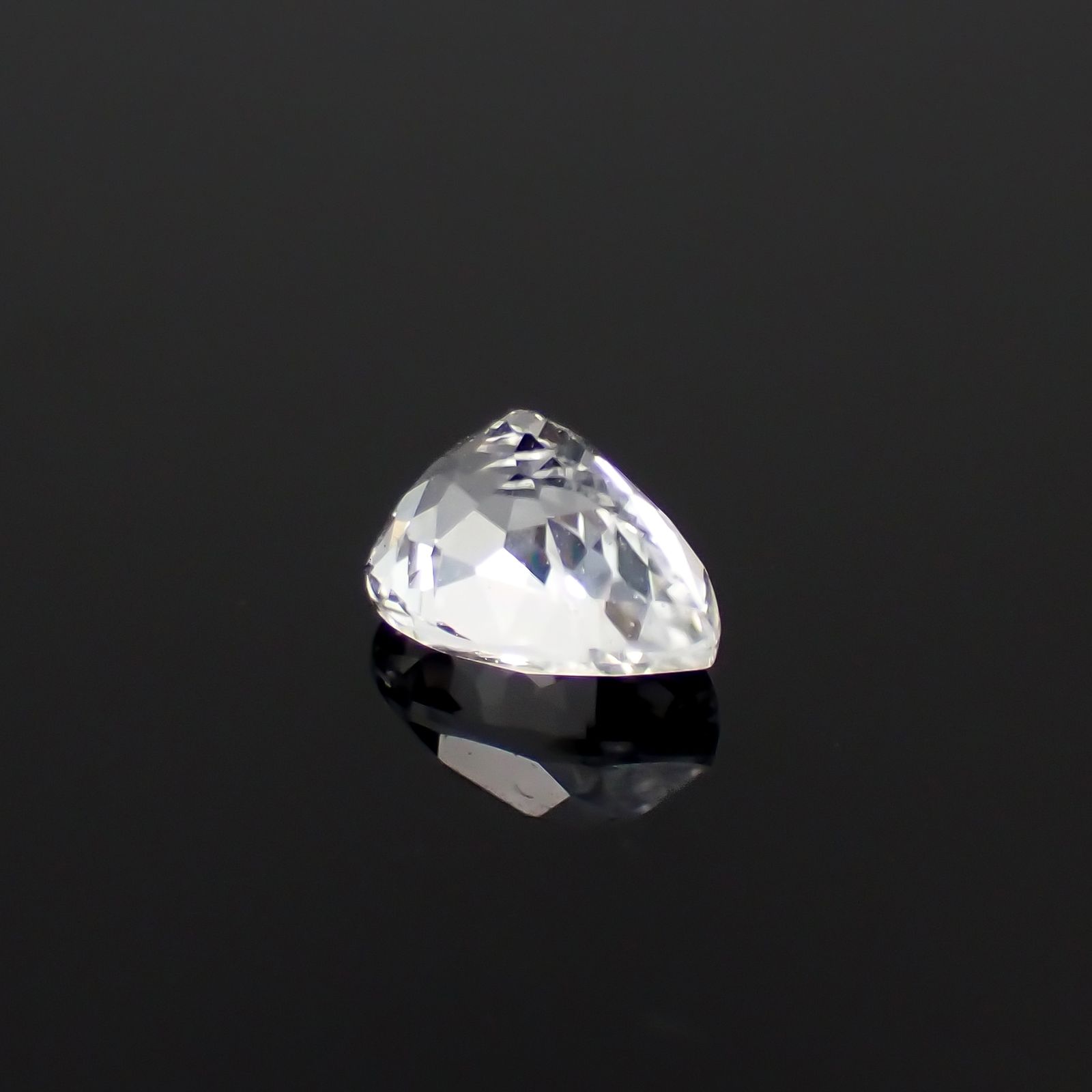 フェナカイト(宝石名フェナカイト)ブラジル産 0.66ct 識別済[230923396]6.4x4.7mm前後