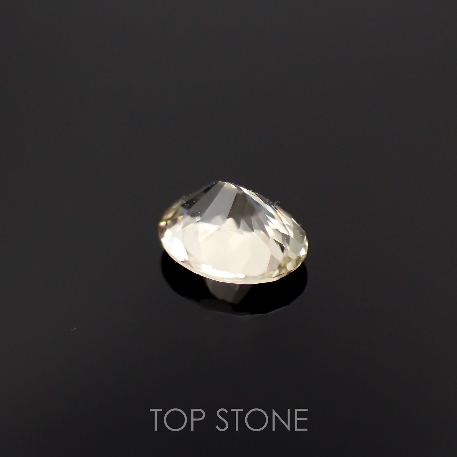 シンハライト(宝石名シンハライト)スリランカ産 0.53ct 識別済[221219708]5.7x4.6mm前後