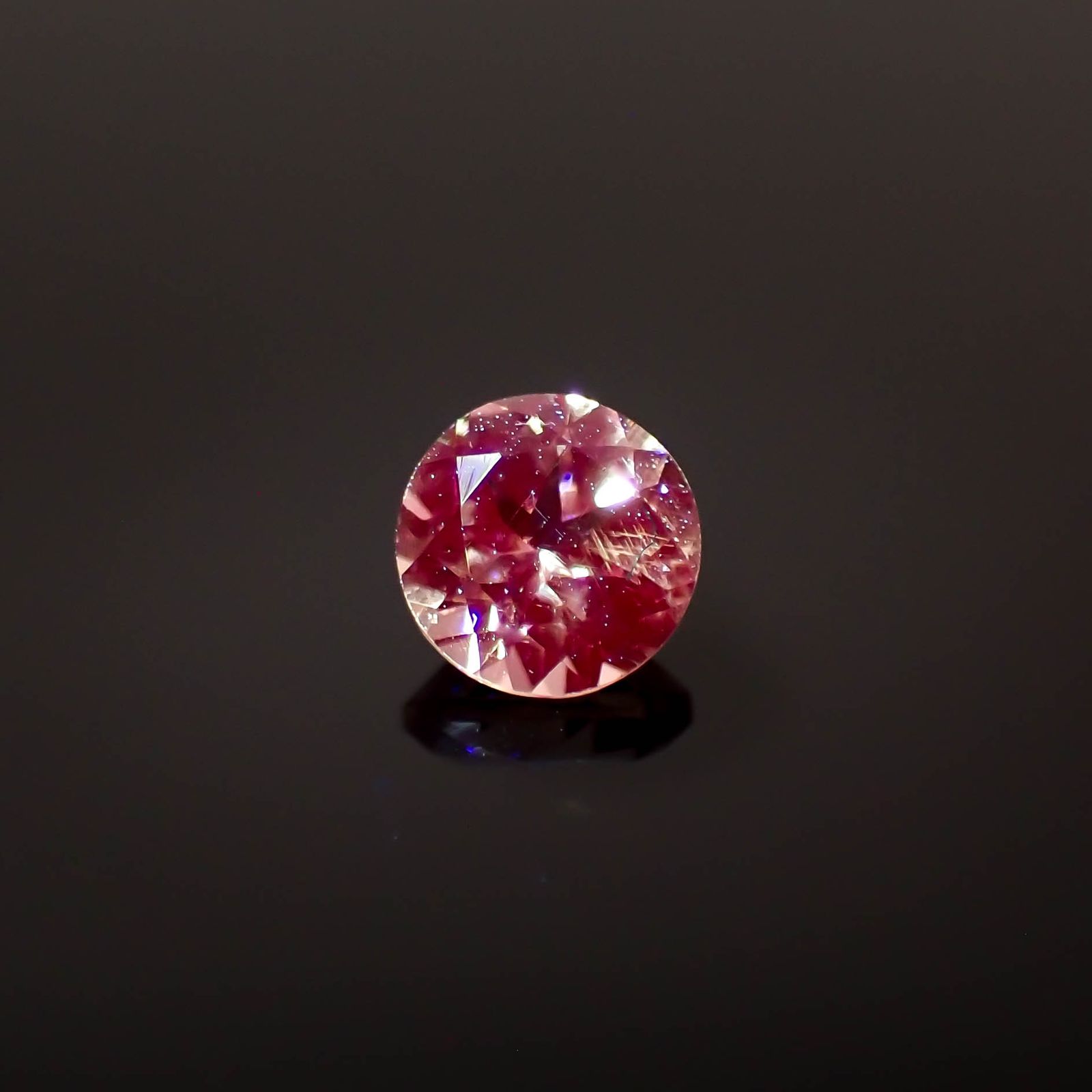 ドラゴンガーネット タンザニア産 0.42ct[230722960]4.4x4.4mm前後