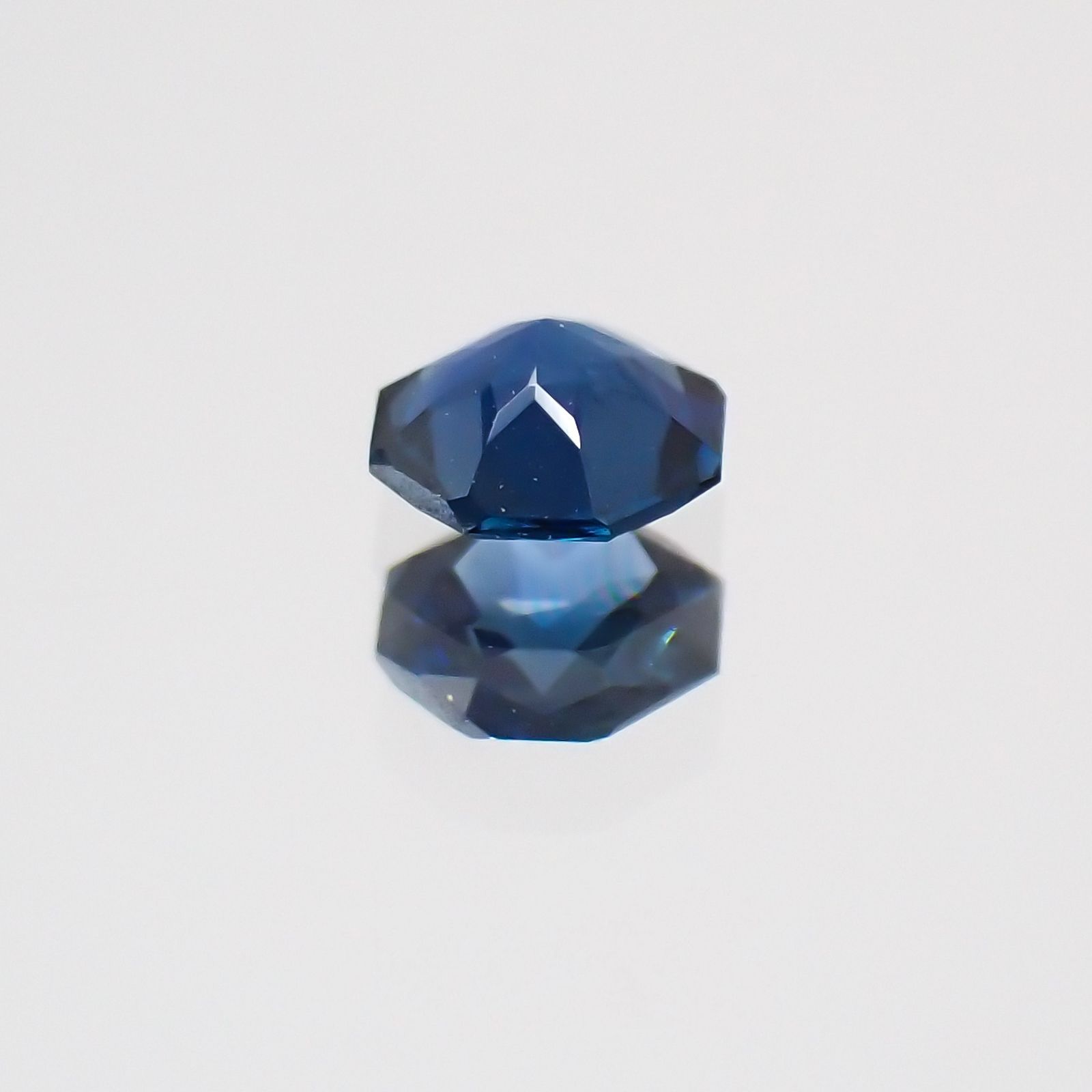 ◇オクタゴンカット◇サファイアSA(宝石名サファイア) マダガスカル産 0.14ct 識別済[21049064]3.2×3.1mm前後