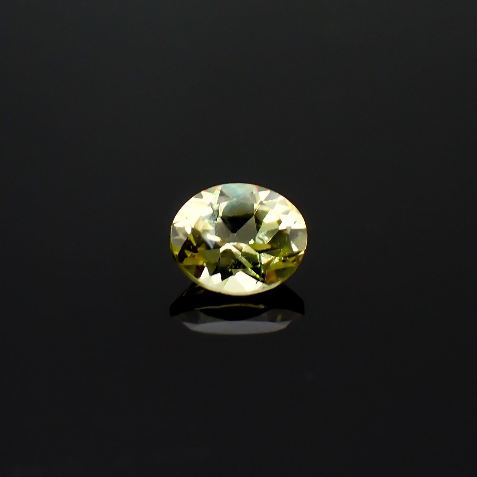 マリガーネット マリ共和国産 0.45ct / 5.2x4.2mm前後 [260732547]