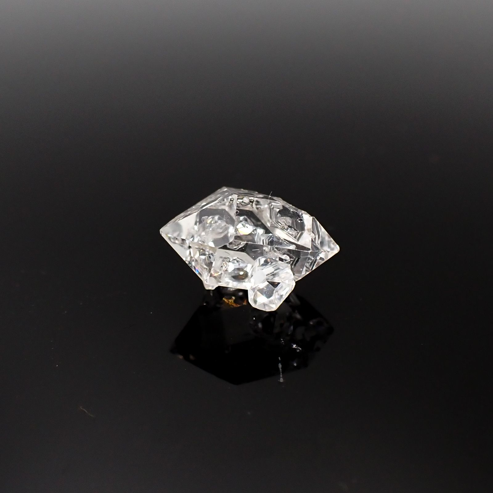 ハーキマーダイヤモンド(宝石名クォーツ)アメリカ・ニューヨーク州産 2.95ct 識別済[231023902]11.5x8.5mm前後