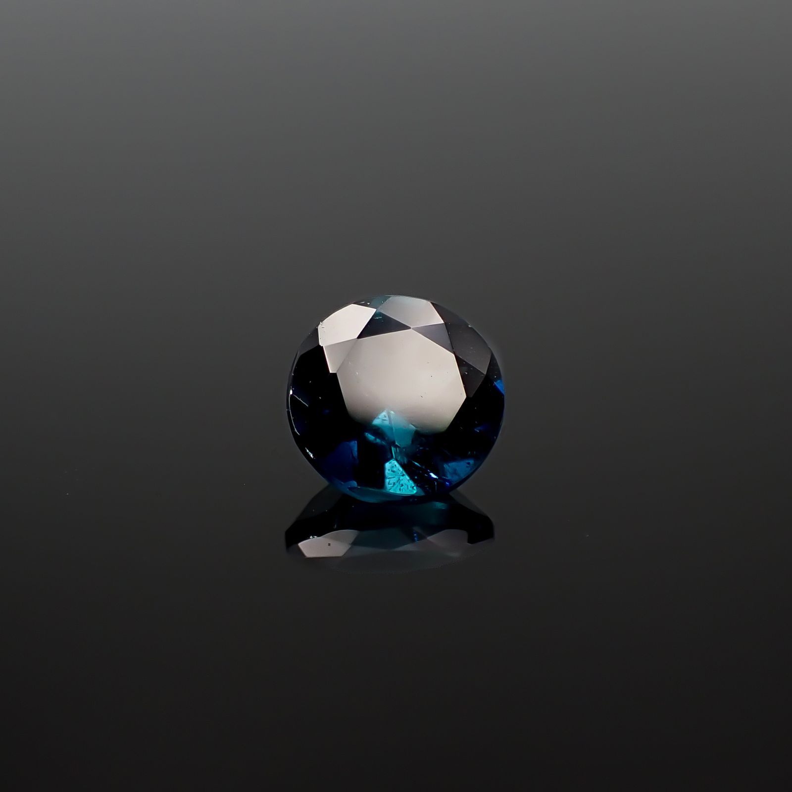 インディゴライト ブラジル産 0.68ct[240928945]5.8x5.7mm前後