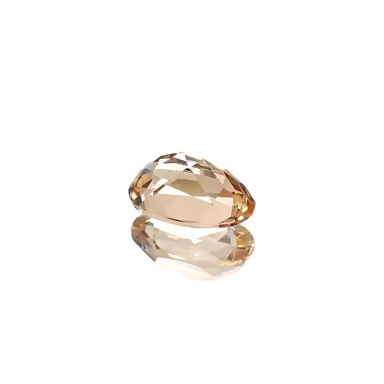 インペリアルガーネット(宝石名ヘソナイト・ガーネット)スリランカ産 0.48ct 識別済[241129439]5.9x3.7mm前後