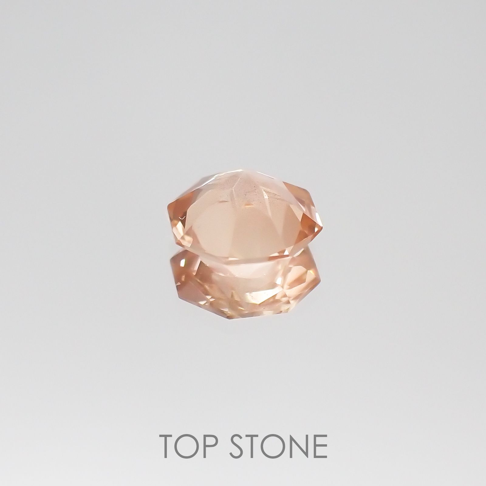 ◇オクタゴンカット◇オレゴンサンストーンSA(宝石名ラブラドライト) アメリカ・オレゴン州産 0.65ct 識別済[210610966]6×6mm前後