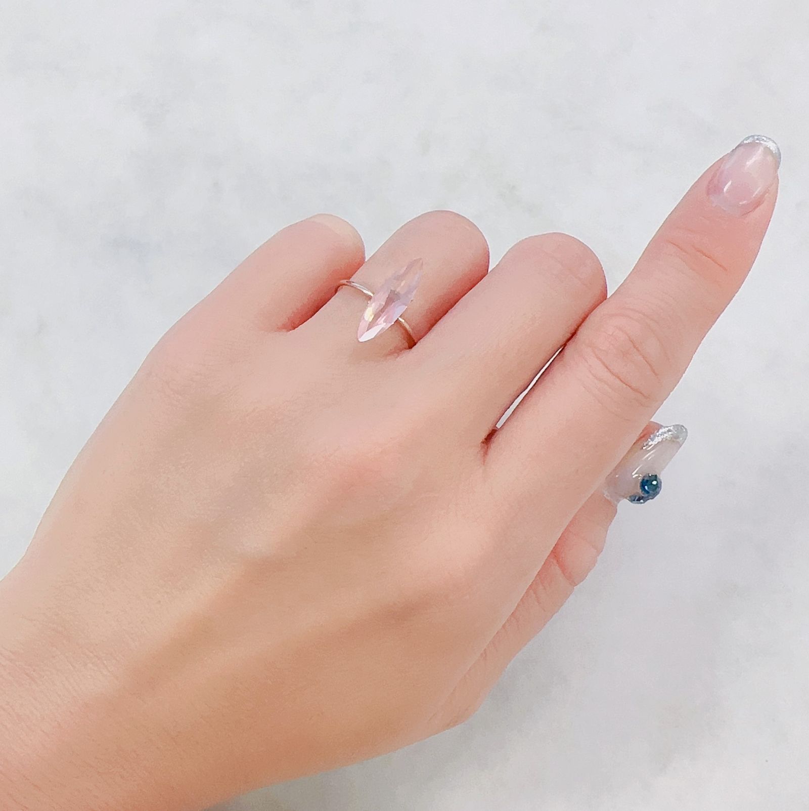 ディープローズクォーツ(宝石名ローズ・クォーツ)モザンビーク産 1.49ct 識別済[230622419]16.8x5.1mm前後