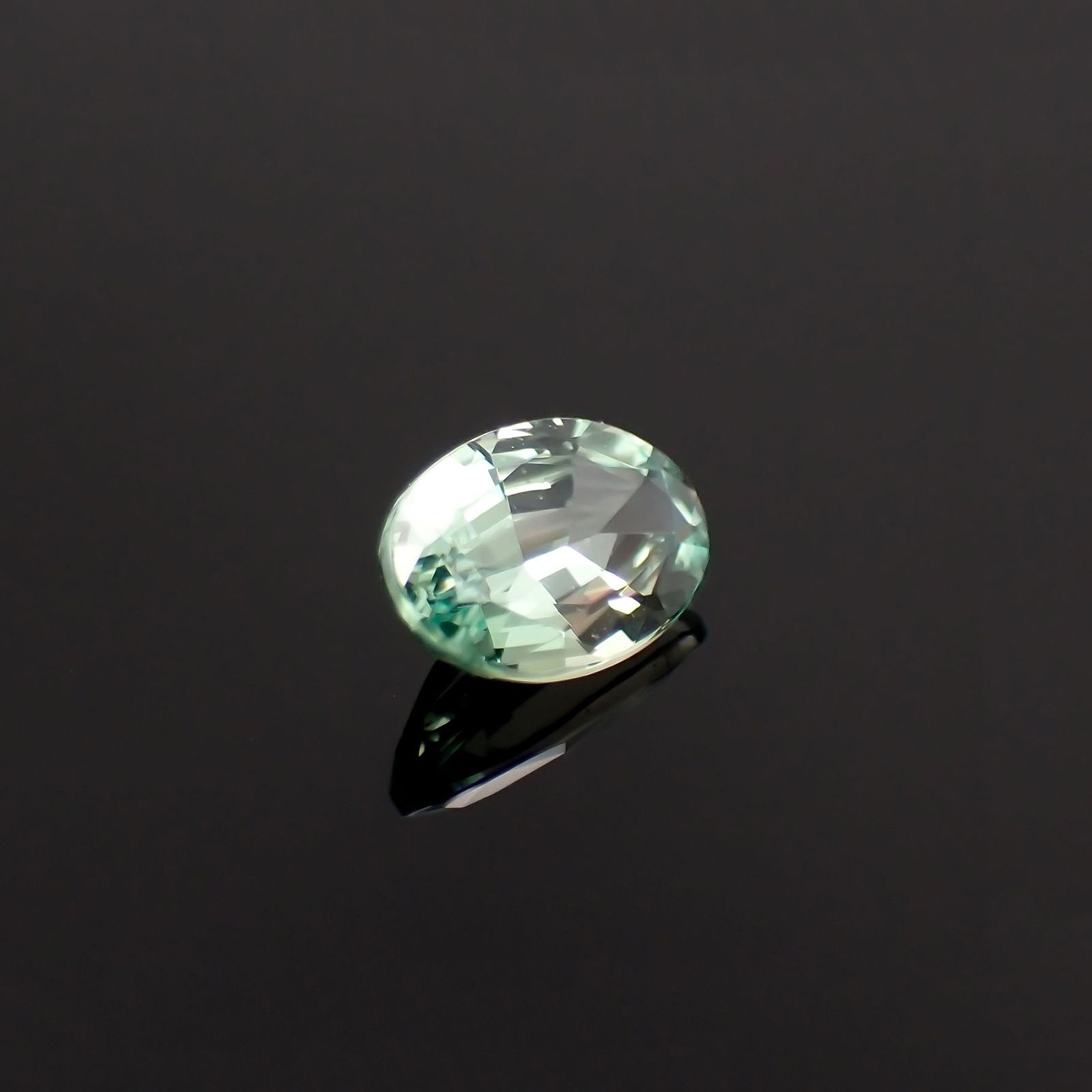 アレキサンドライト(宝石名アレキサンドライト)ブラジル産 GIA鑑付 0.50ct / 6.1x4.13mm前後 [230823160]