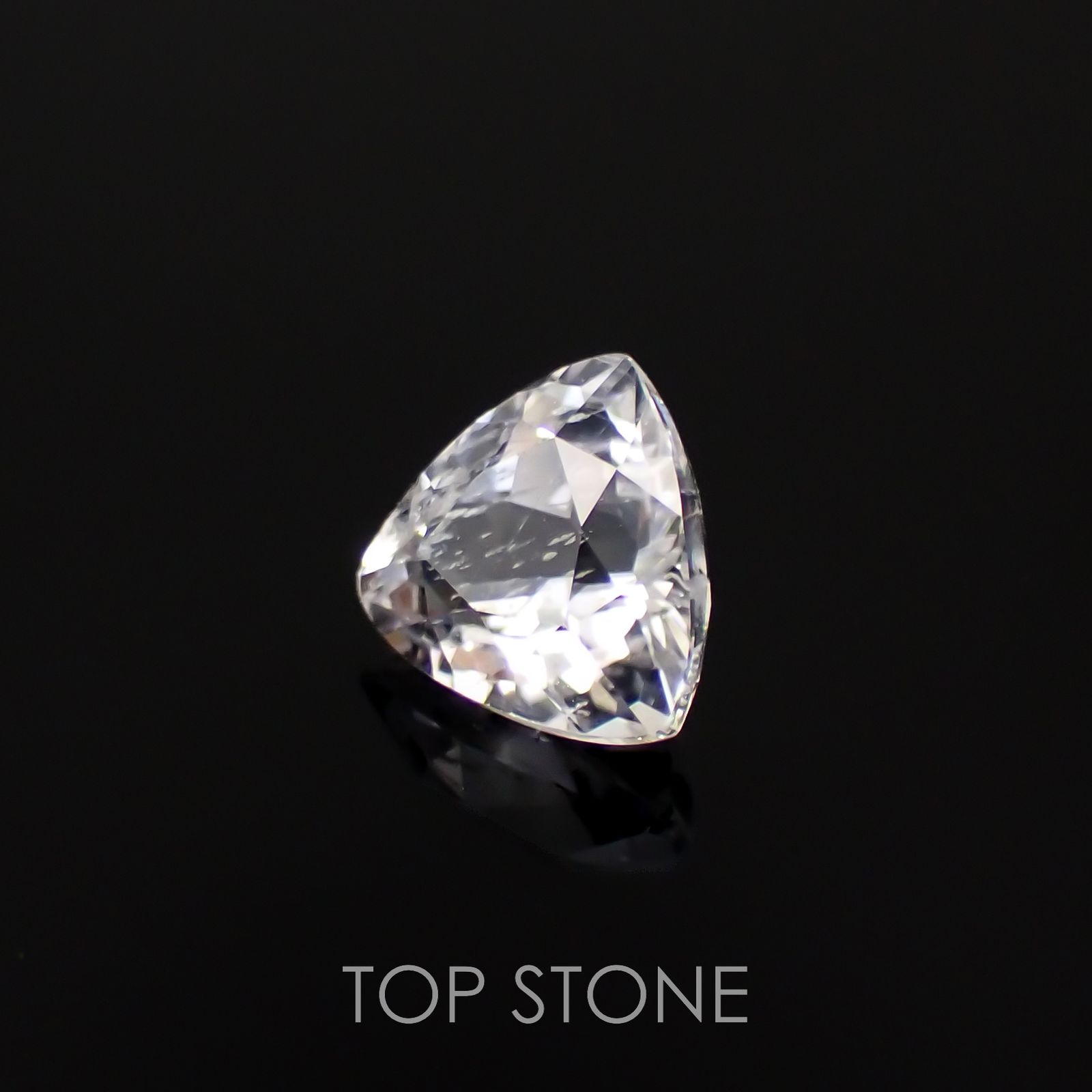 フェナカイト(宝石名フェナカイト)マダガスカル/ブラジル産 0.96ct 識別済[221119131]6.4x6.7mm前後