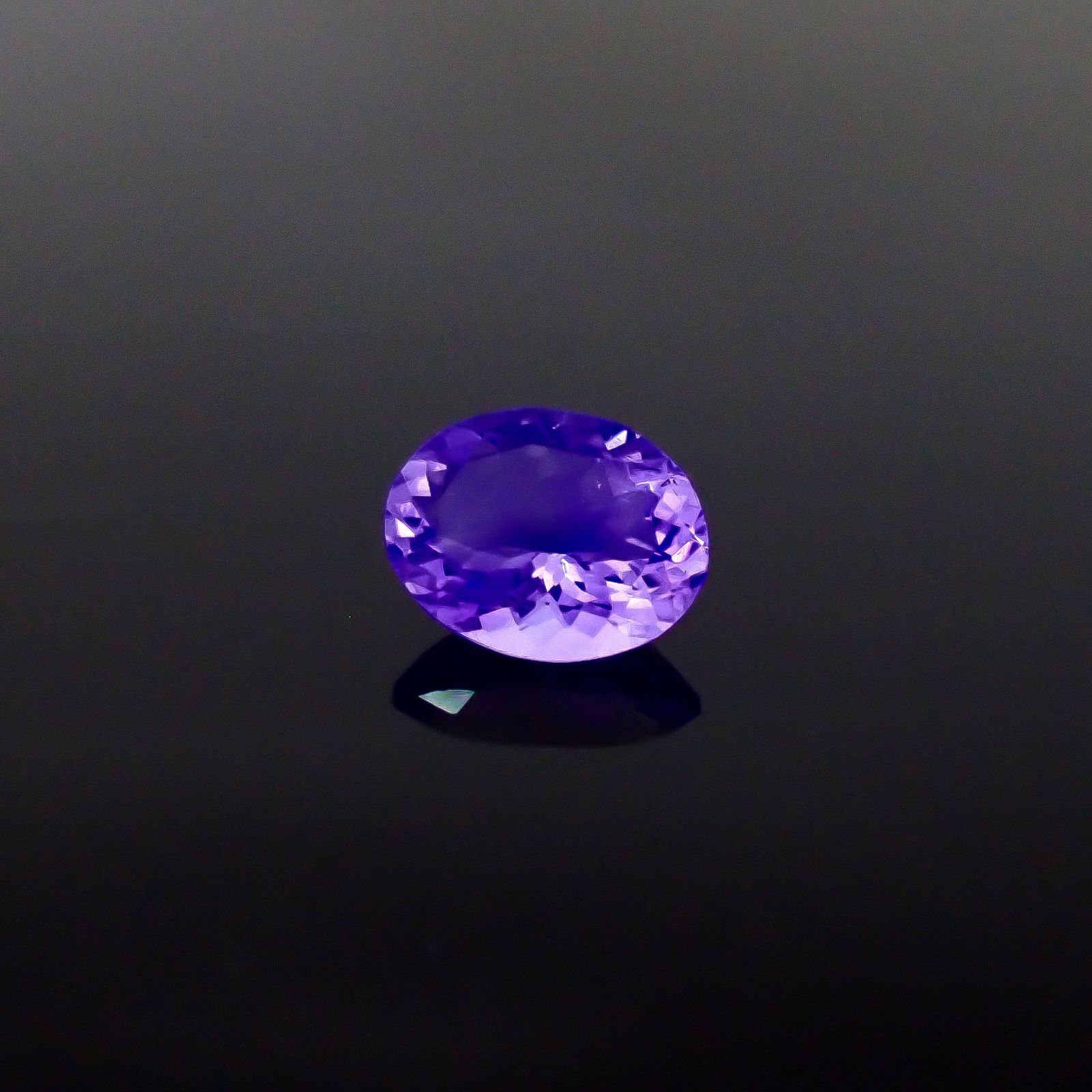 フローライト フルオレッセンス アフガニスタン産 2.62ct [250630526]10x7.8mm前後