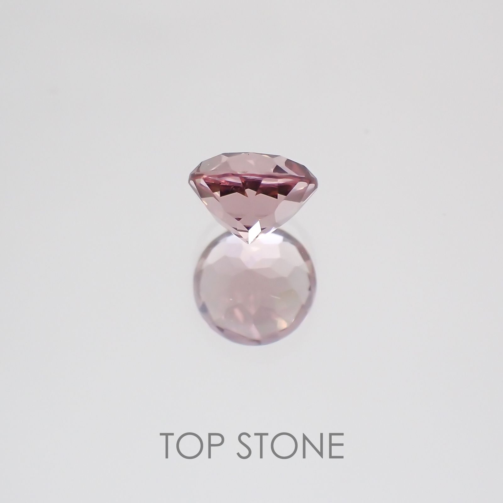 カラーチェンジマラヤガーネット(宝石名ガーネット) タンザニア産 0.78ct 識別済[21049657]5.3×5.3mm前後