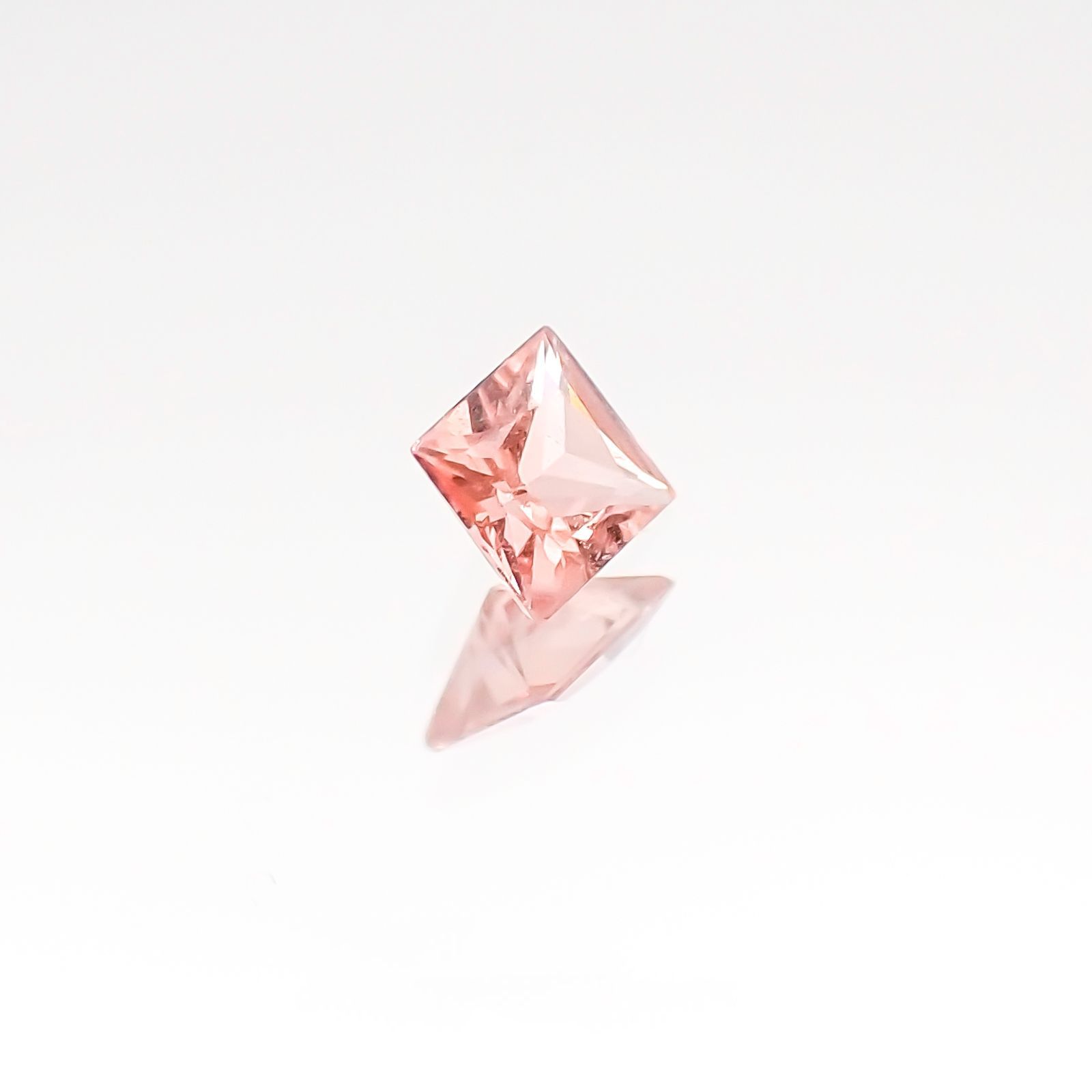 ◇プリンセスカット◇パパラチャサファイア ソーティング付き スリランカ産 ルース 0.095ct[20116959]2.61×2.56mm前後