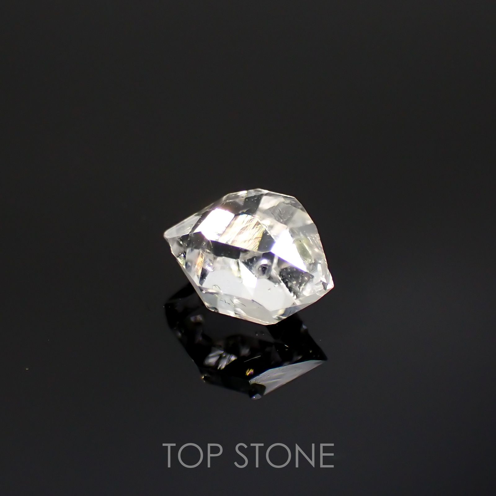 オイルインクォーツ原石 パキスタン産 1.30ct[220115461]8.3x6.6mm前後
