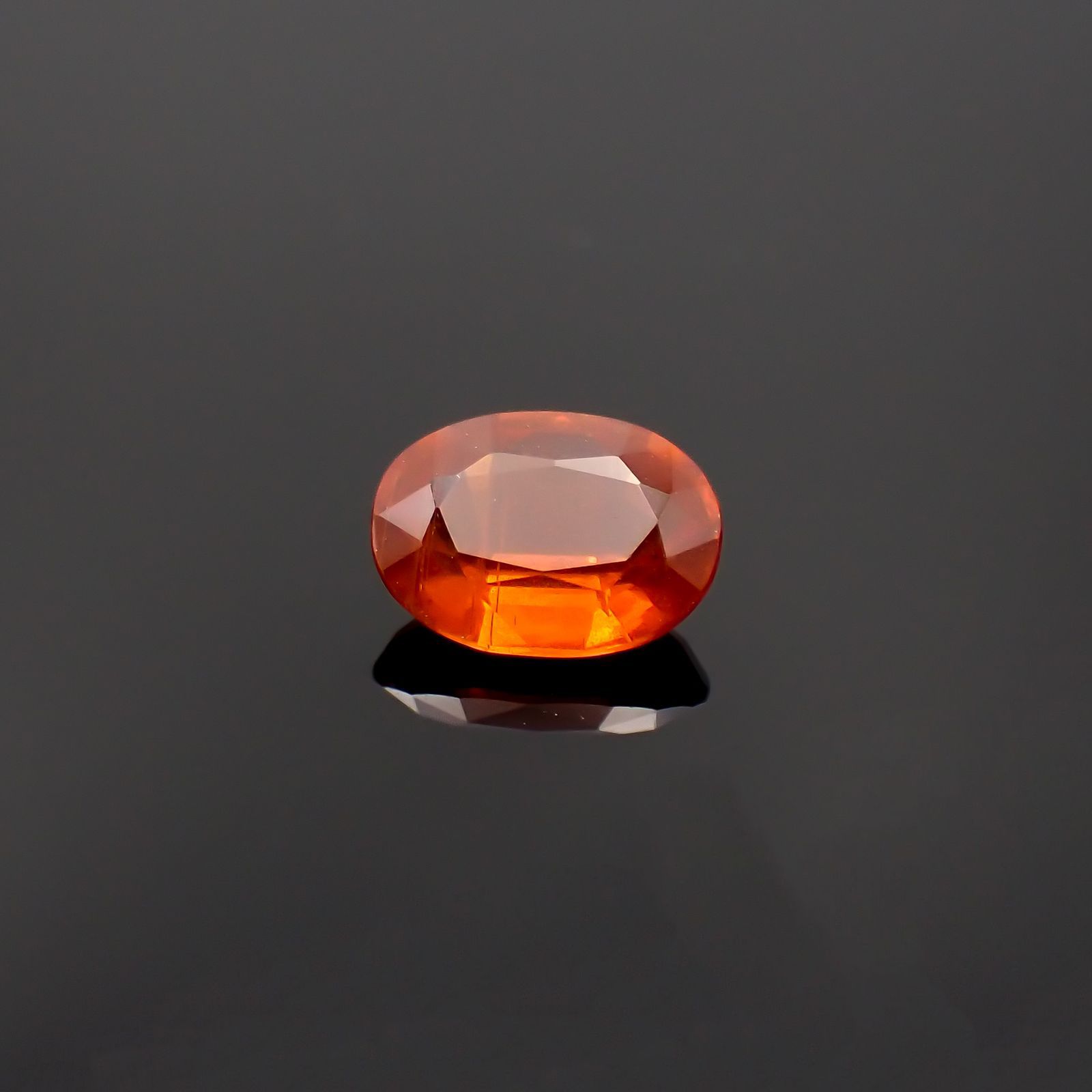 オレンジカイヤナイト ネパール産 1.39ct[230220586]7.9x5.8mm前後