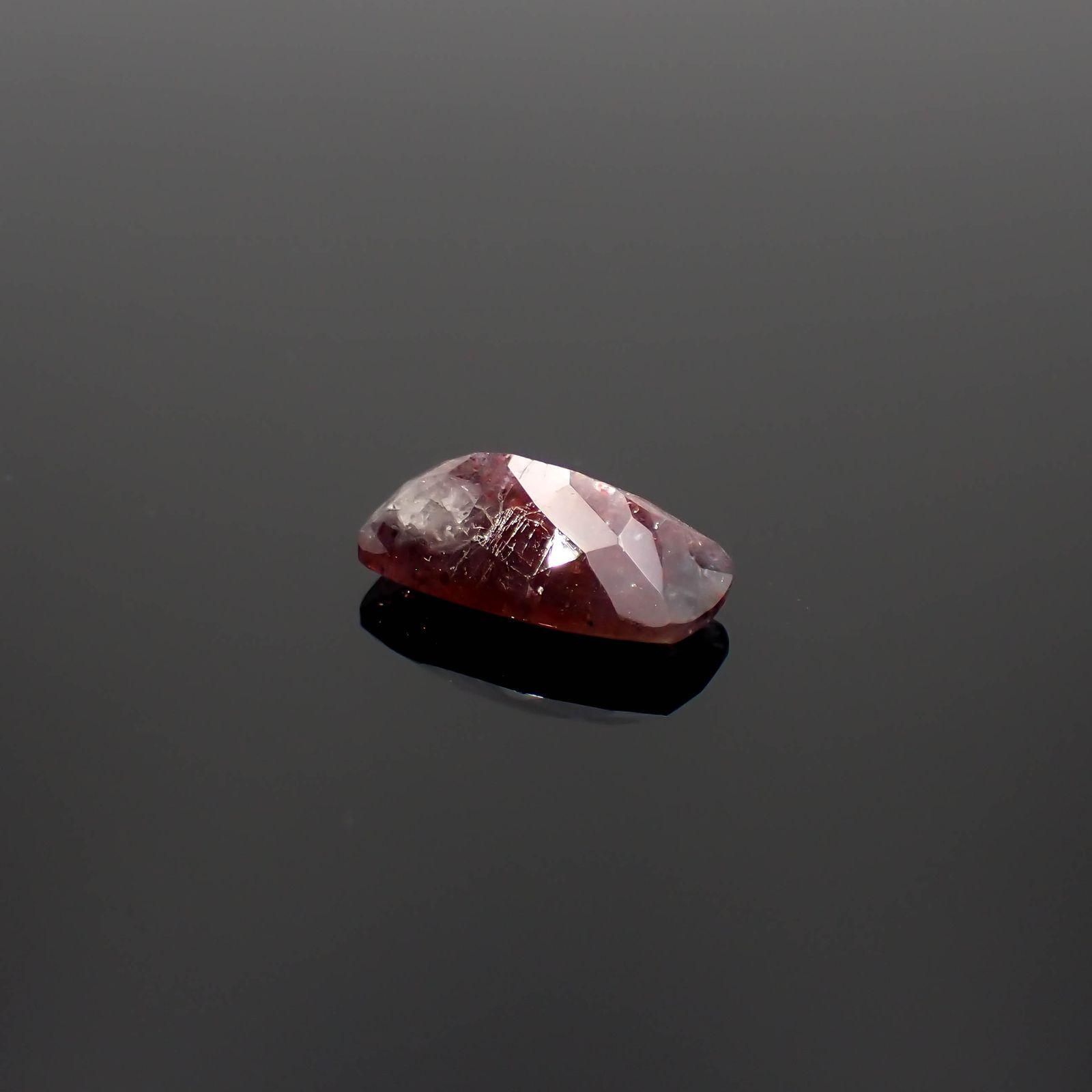 ブラッドショットアイオライト インド産 5.30ct[230522097]15.6x8.6mm前後