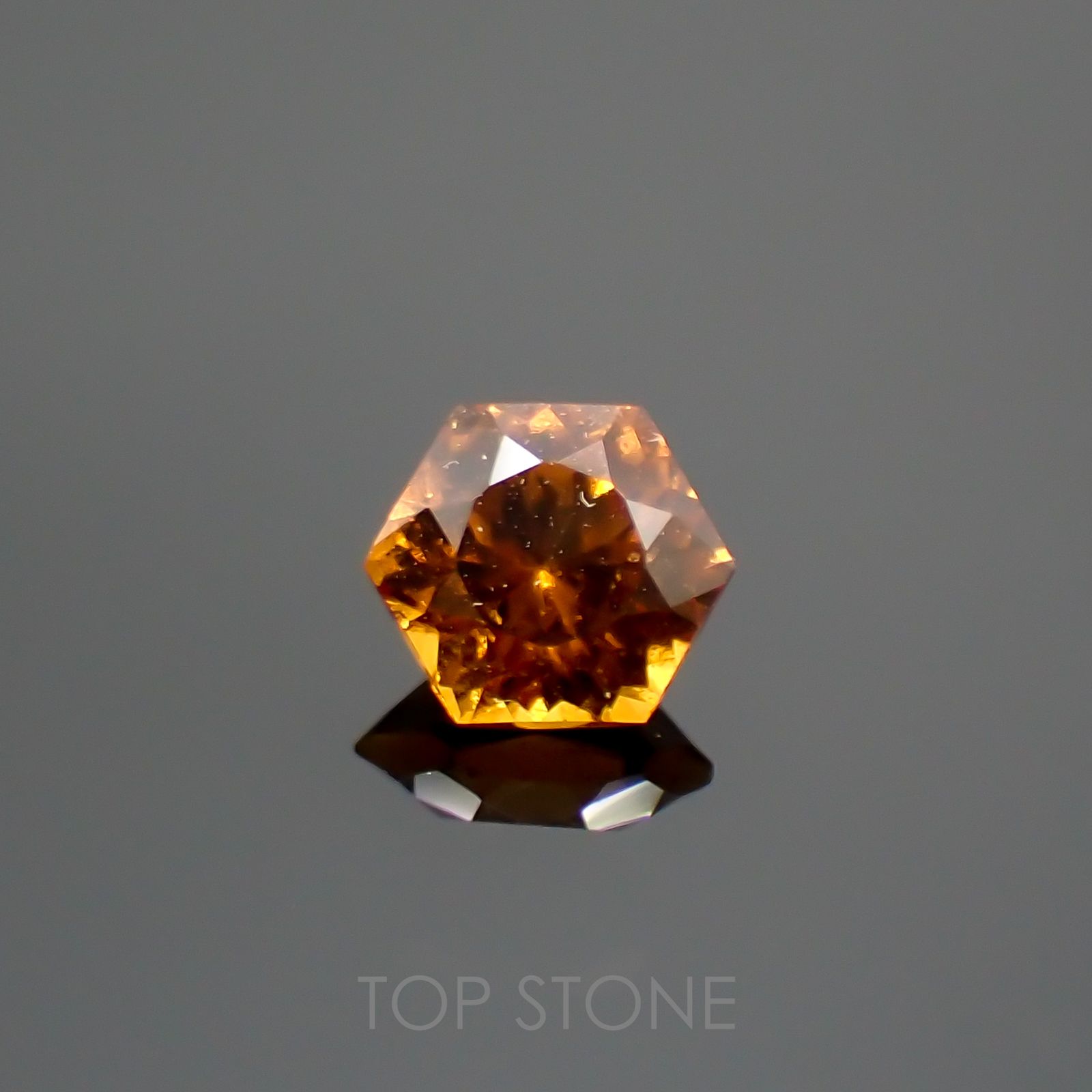 ◇ヘキサゴンカット◇ヘソナイトガーネット(宝石名ガーネット) スリランカ産 1.01ct 識別済[210812685]5.5×5.4mm前後