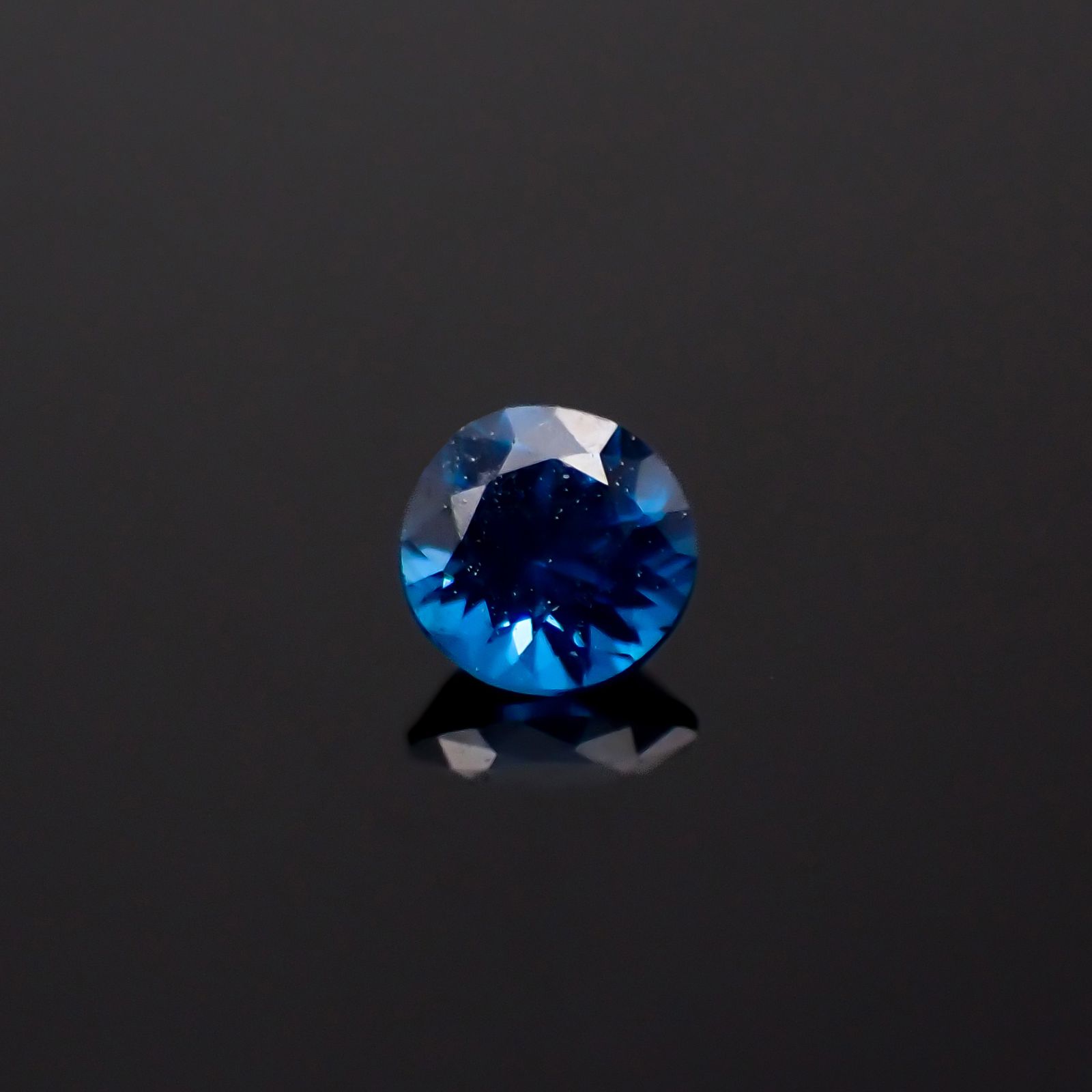 コバルトブルースピネル(宝石名ブルー・スピネル)タンザニア産 0.115ct ソ付(日独)[231225076]2.95x3.01mm前後