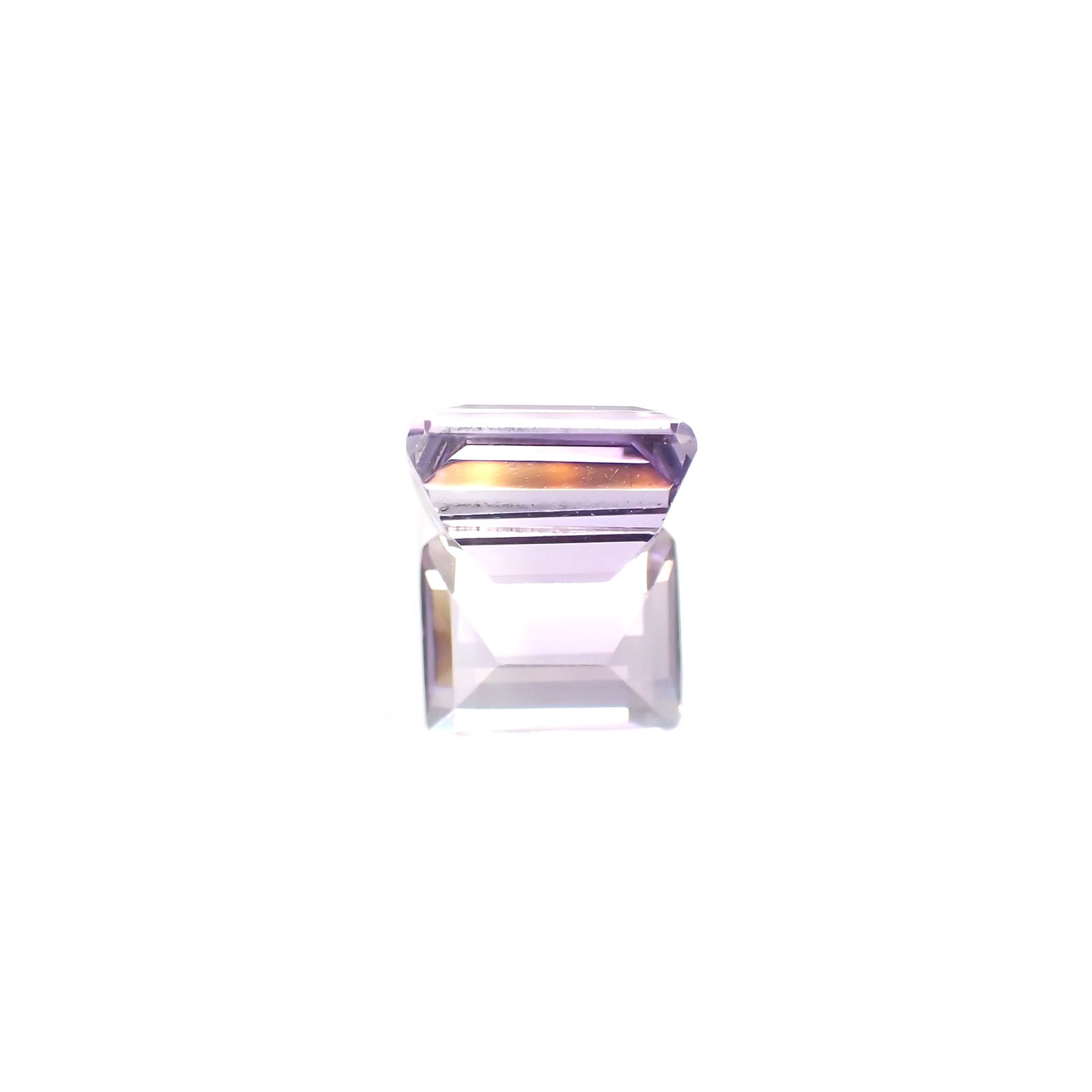 アワーグラスアメジスト(宝石名バイカラー・クォーツ) モロッコ産 1.76ct 識別済[210812318]7.8×6.1mm前後