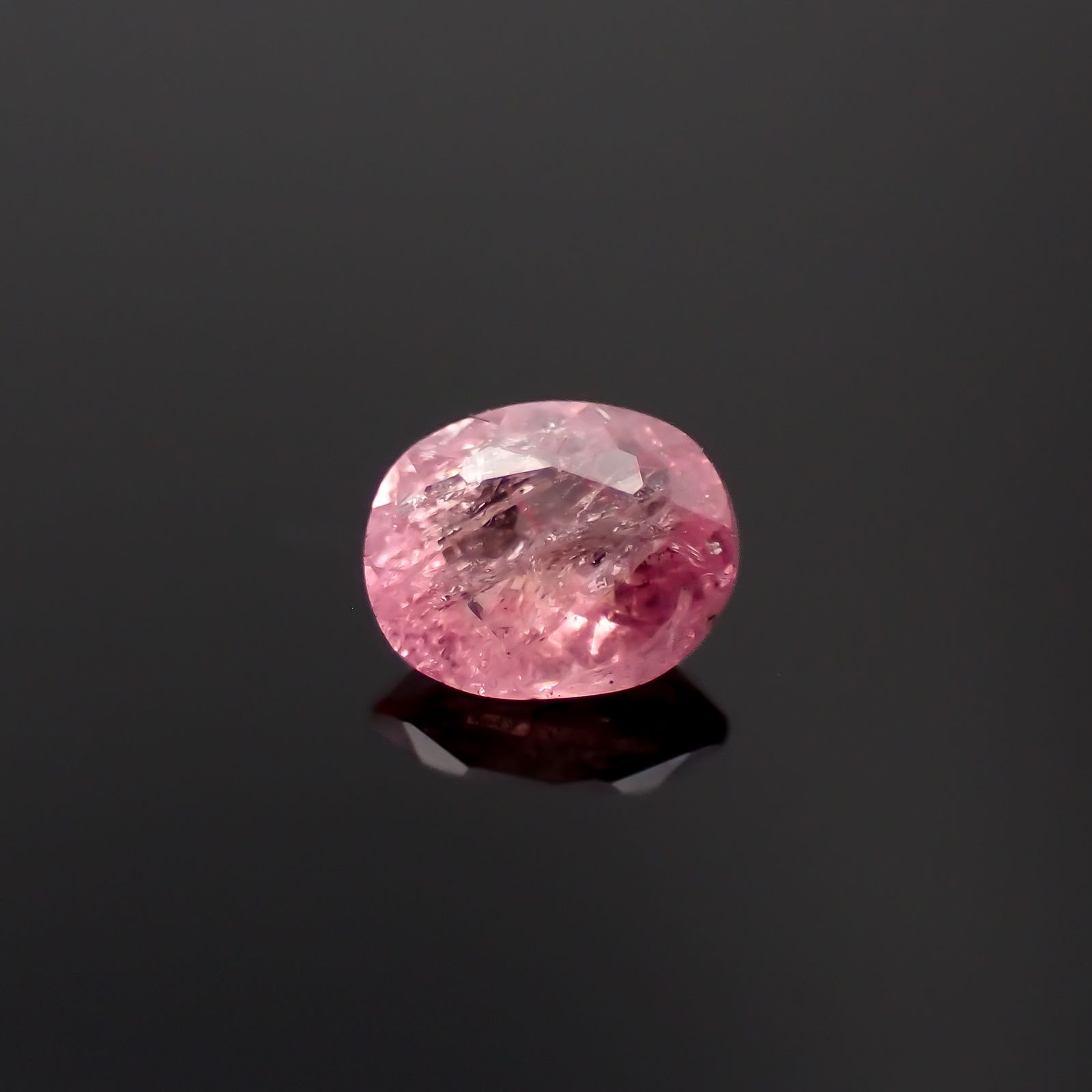 ペツォッタイト(ラズベリル)(宝石名ペツォッタイト)マダガスカル産 0.15ct 識別済[231023643]3.7x3.1mm前後