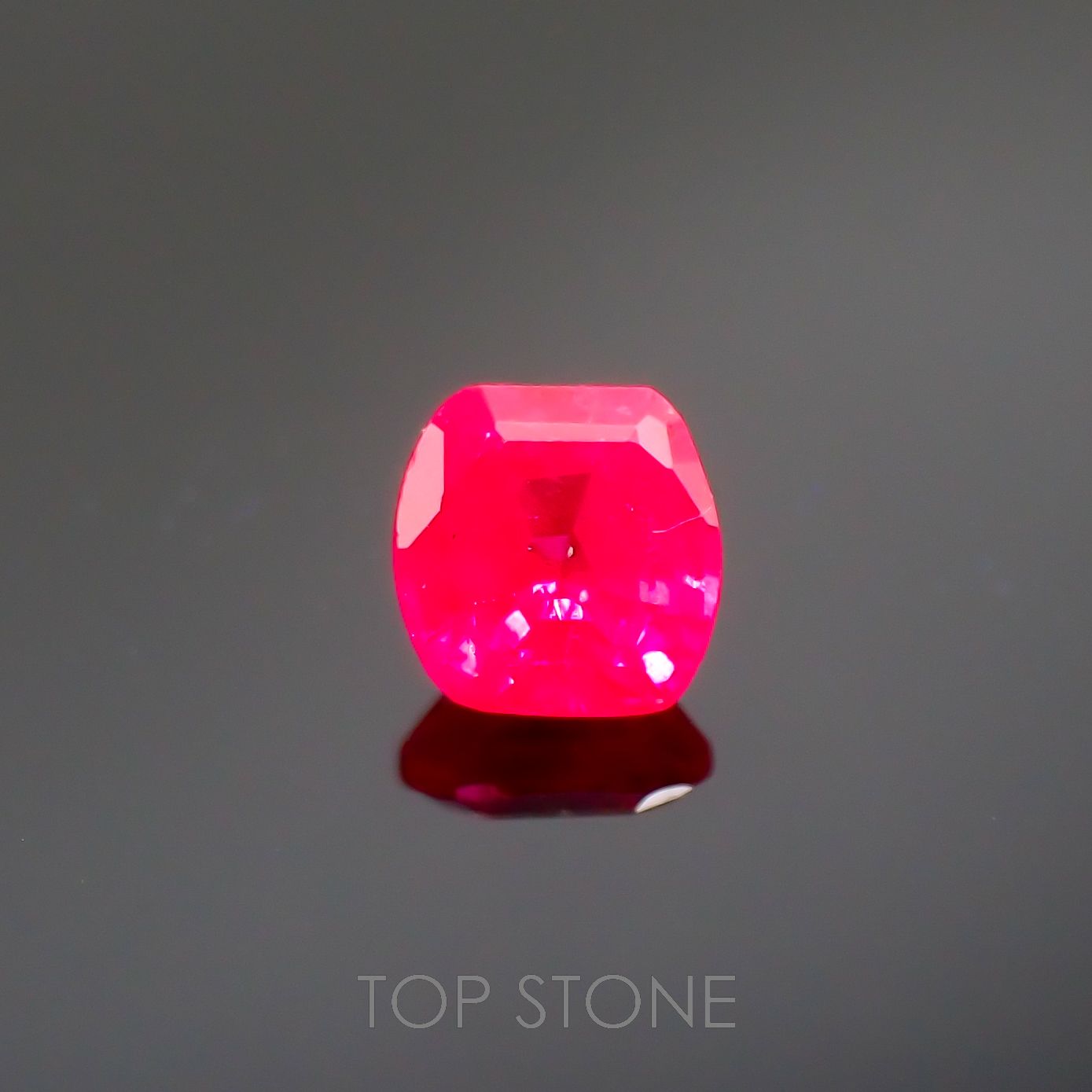 ルビー モザンビーク/ビルマ産 0.14ct[220616196]2.8x2.7mm前後