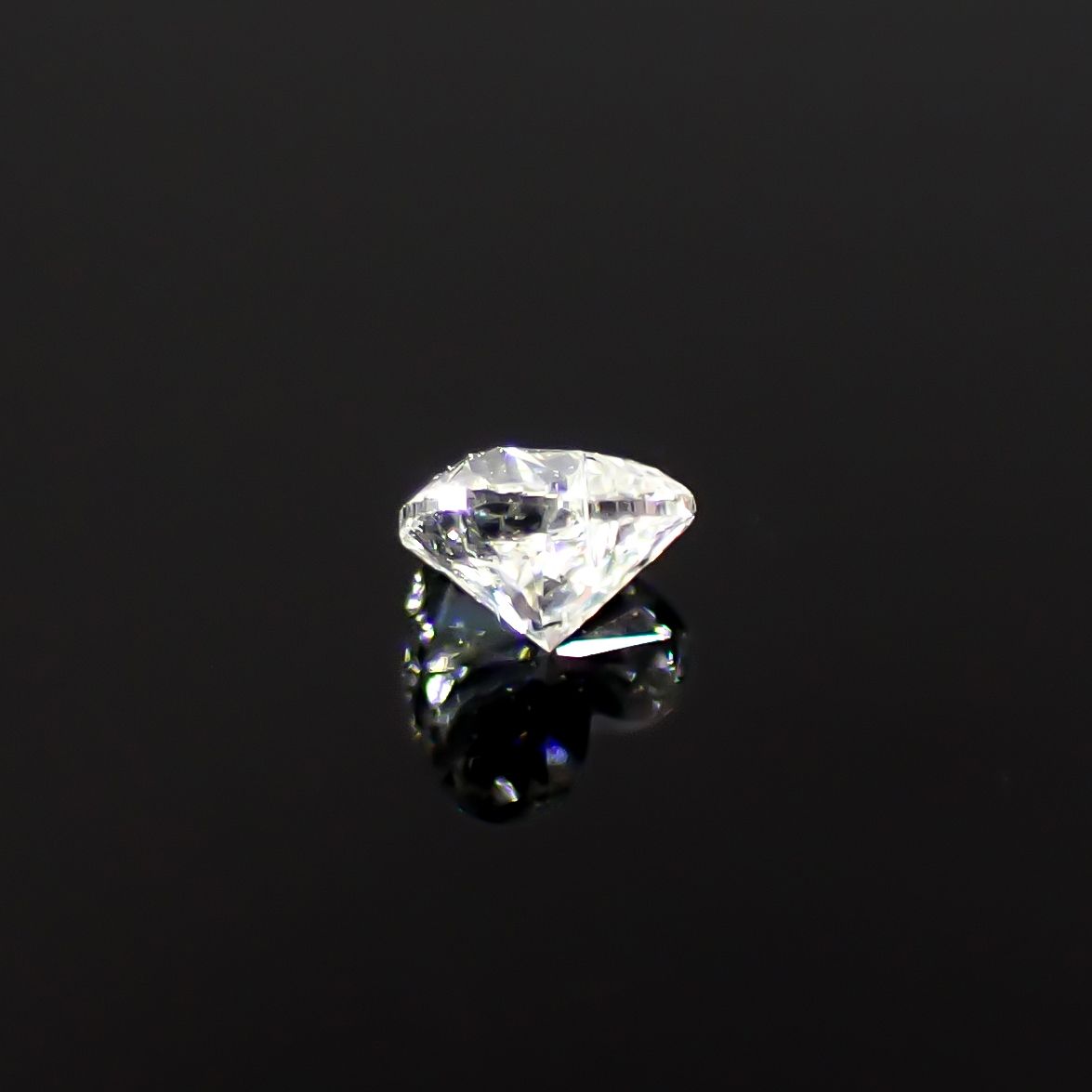 ダイヤモンド 0.063ct / 2.4x2.6mm前後 [260431979]