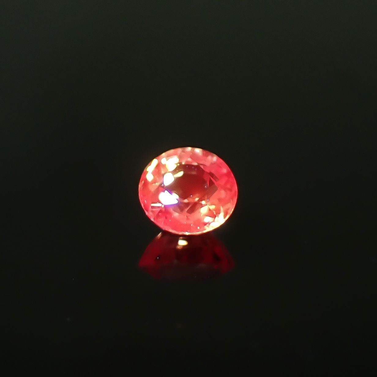 パパラチャサファイア(宝石名サファイア/別名パパラチャ・サファイア)スリランカ産 DGL鑑付 0.176ct / 3.16x3.21mm前後 [260632266]