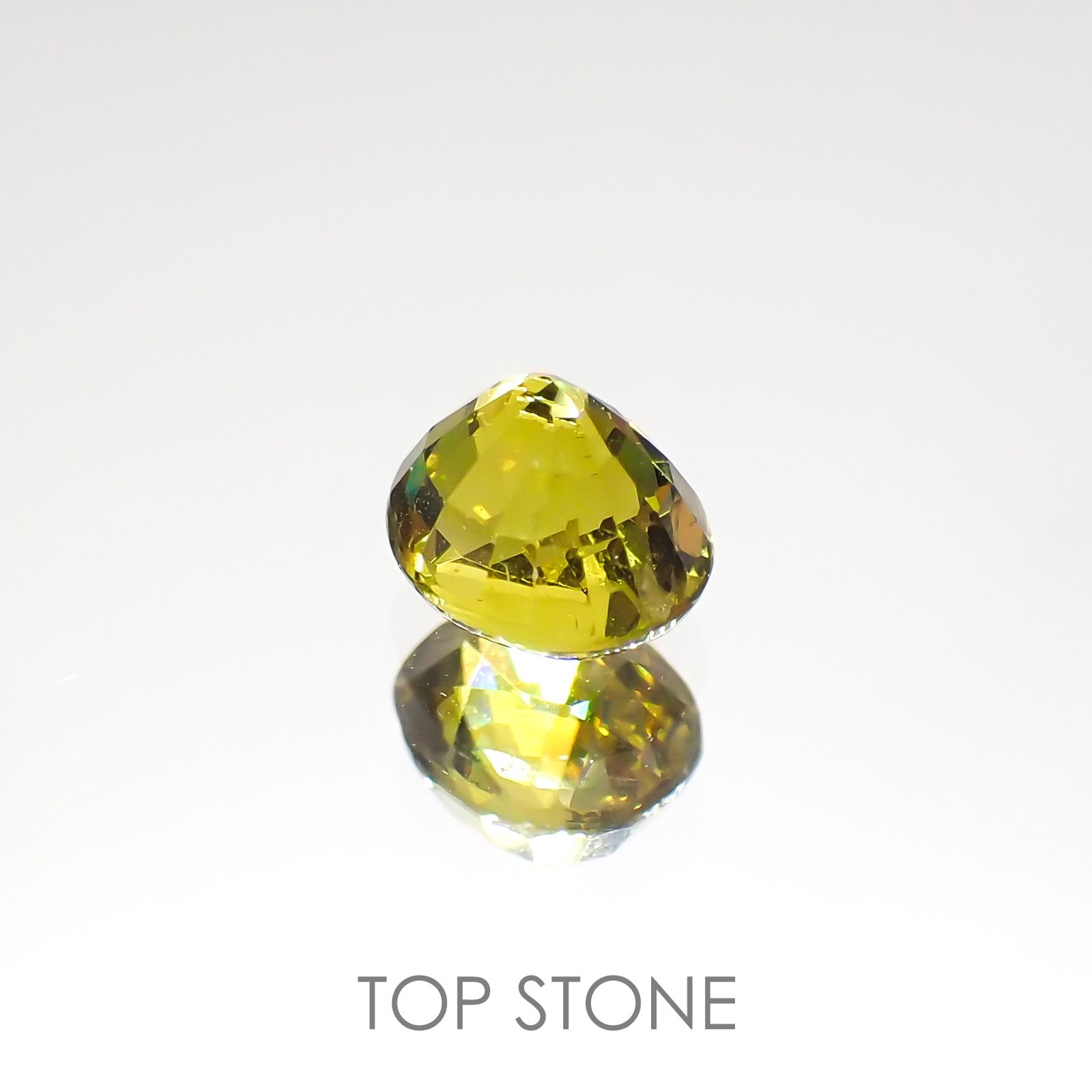 マリガーネット(宝石名グロッシュラー アンドラダイト・ガーネット)マリ共和国産 1.06ct 識別済[220115243]5.9x5mm前後