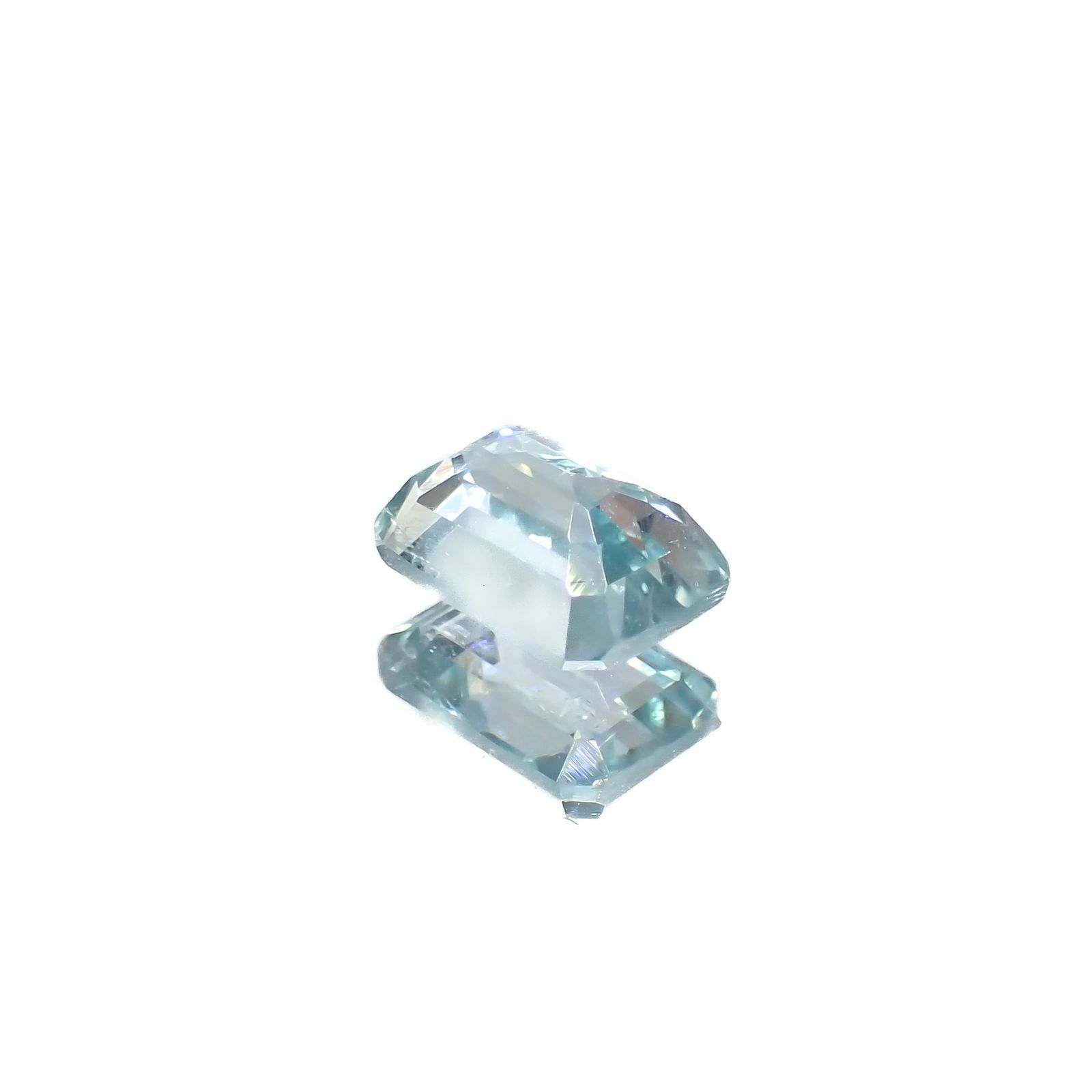 シーフォームカイヤナイト(宝石名カイヤナイト)タンザニア産 1.41ct 識別済[220616280]7.2x5.1mm前後