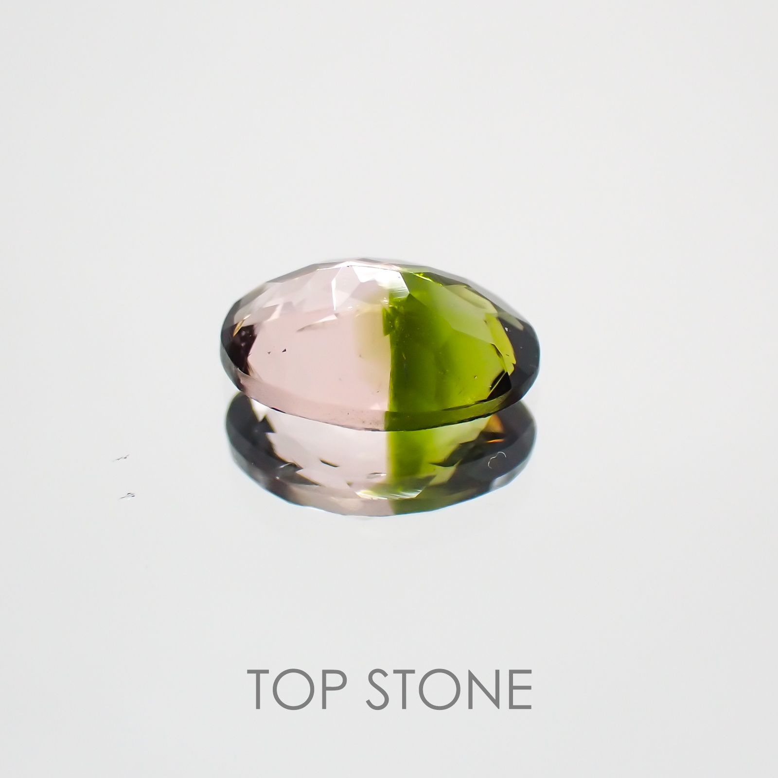 バイカラートルマリン ブラジル・アフリカ産 ルース 0.71ct[210410455]7.1×5.1mm前後