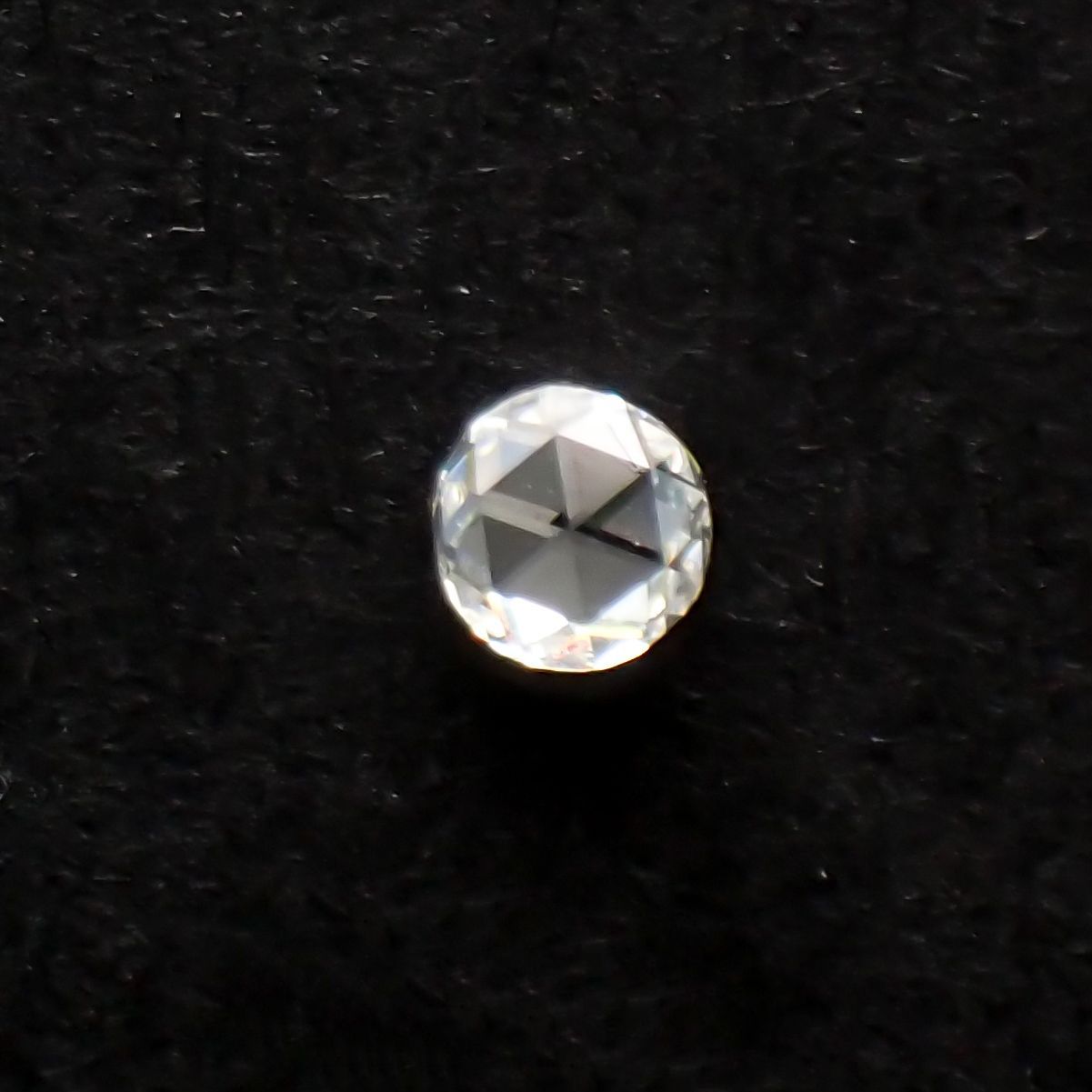 ◇ローズカット◇ダイヤモンド SI-VS / D-G(宝石名ダイアモンド) 0.066ct 識別済[210510902]2.4×2.4mm前後