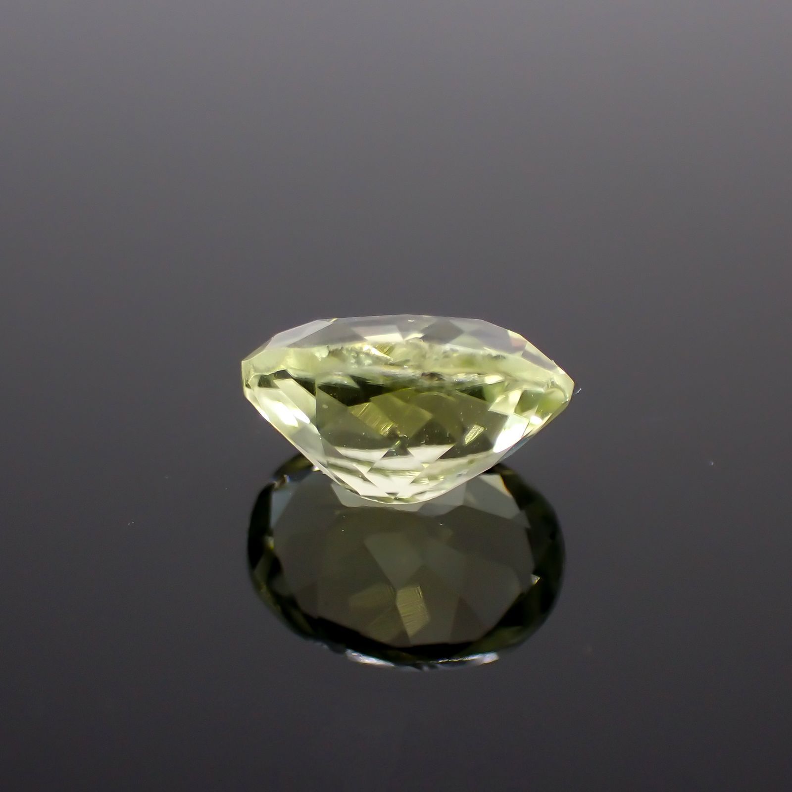 シリマナイト(宝石名シリマナイト)インド産 1.5ct 識別済[211113693]8x6.1mm前後