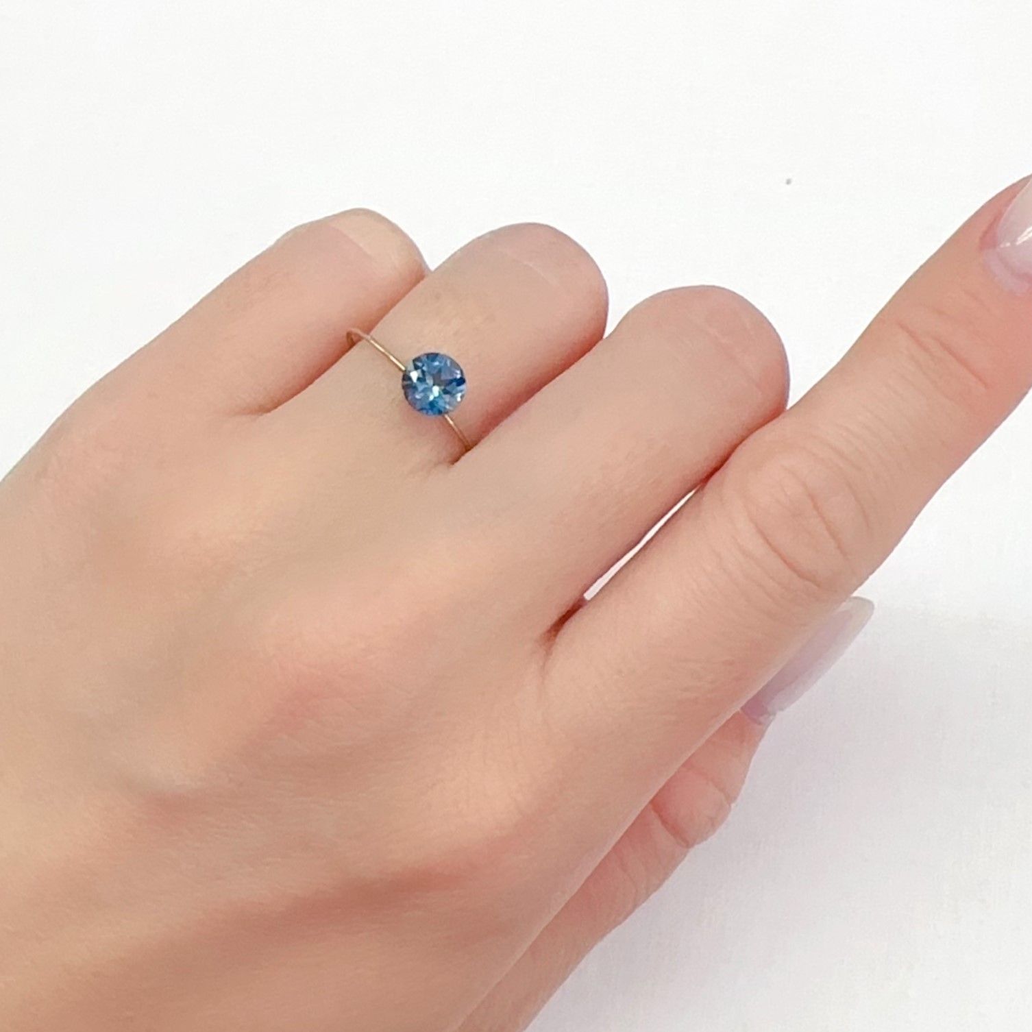 ロンドンブルートパーズ ブラジル産 0.96ct[240326786]6.1x6.1mm前後