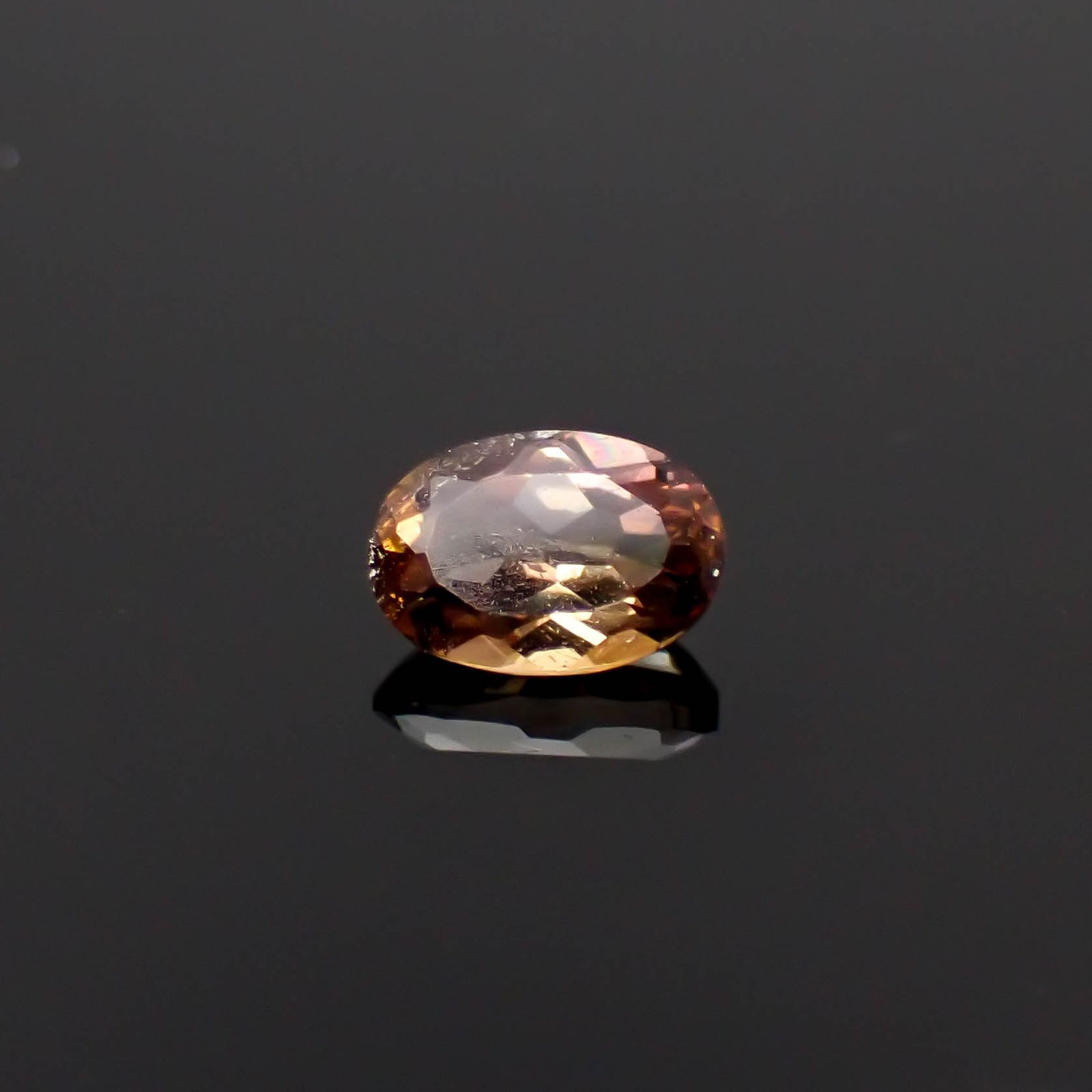アキシナイト パキスタン産 0.50ct[240628356]5.7x4mm前後