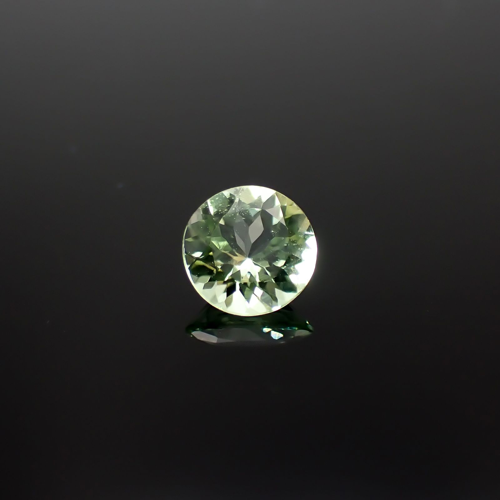 ミントペリドット パキスタン/ノルウェー産 1.19ct[240728556]7.1x7mm前後