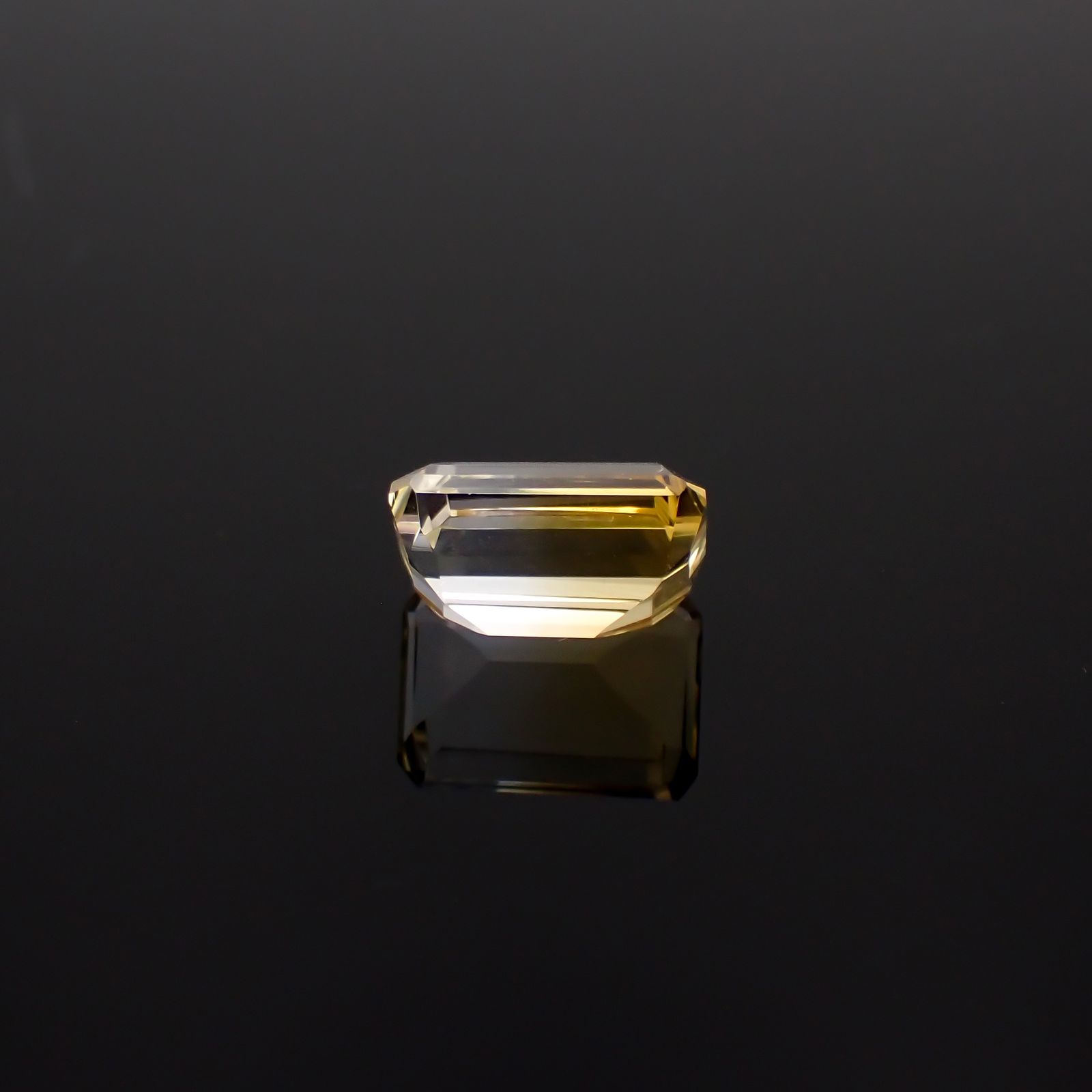 バイカラーシトリン ブラジル・ミナスジェライス州産 6.73ct[240326461]13x9.4mm前後