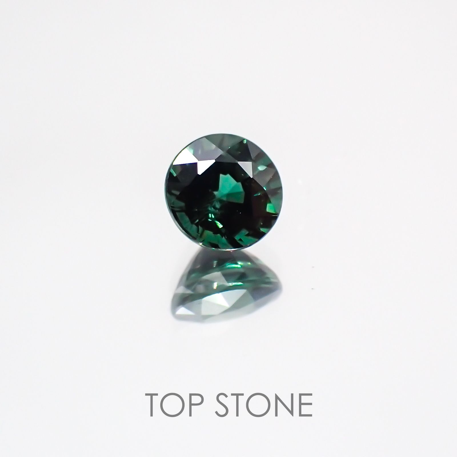 カラーチェンジガーネット(アレキタイプ) マダガスカル・ベキリー産 ルース 0.537ct[21029474]4.5×4.5mm前後