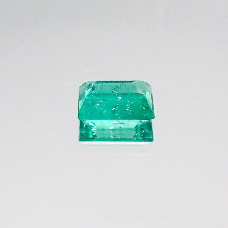 パライバトルマリン(宝石名トルマリン/別名パライバ・トルマリン) ブラジル産 0.414ct ソ付(宝貴協)[20052686]5.4×3.5mm前後