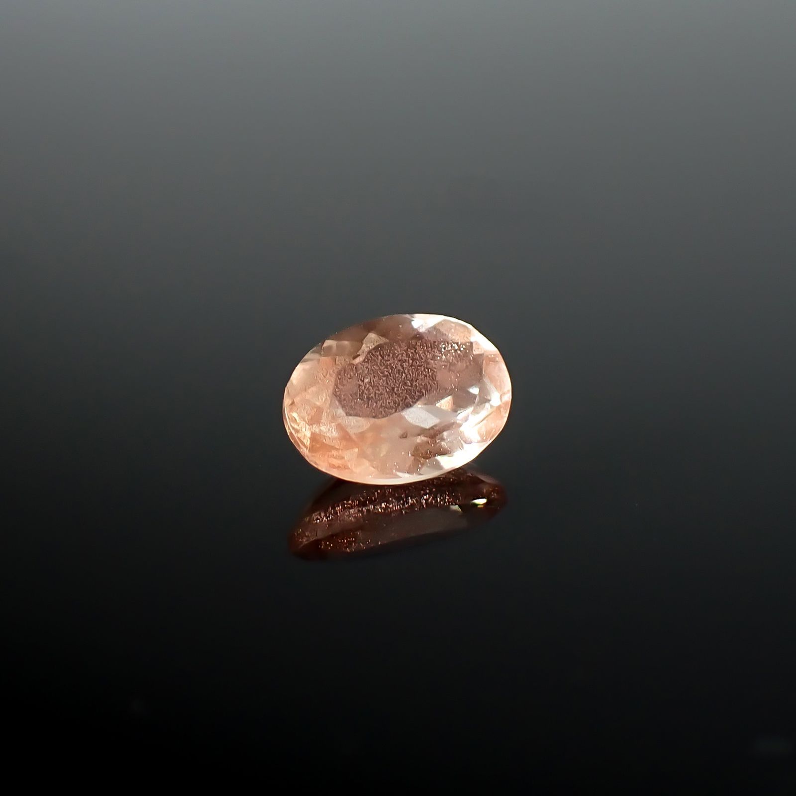 オレゴンサンストーン アメリカ・オレゴン州産 0.63ct / 6.8x4.8mm前後 [260732642]