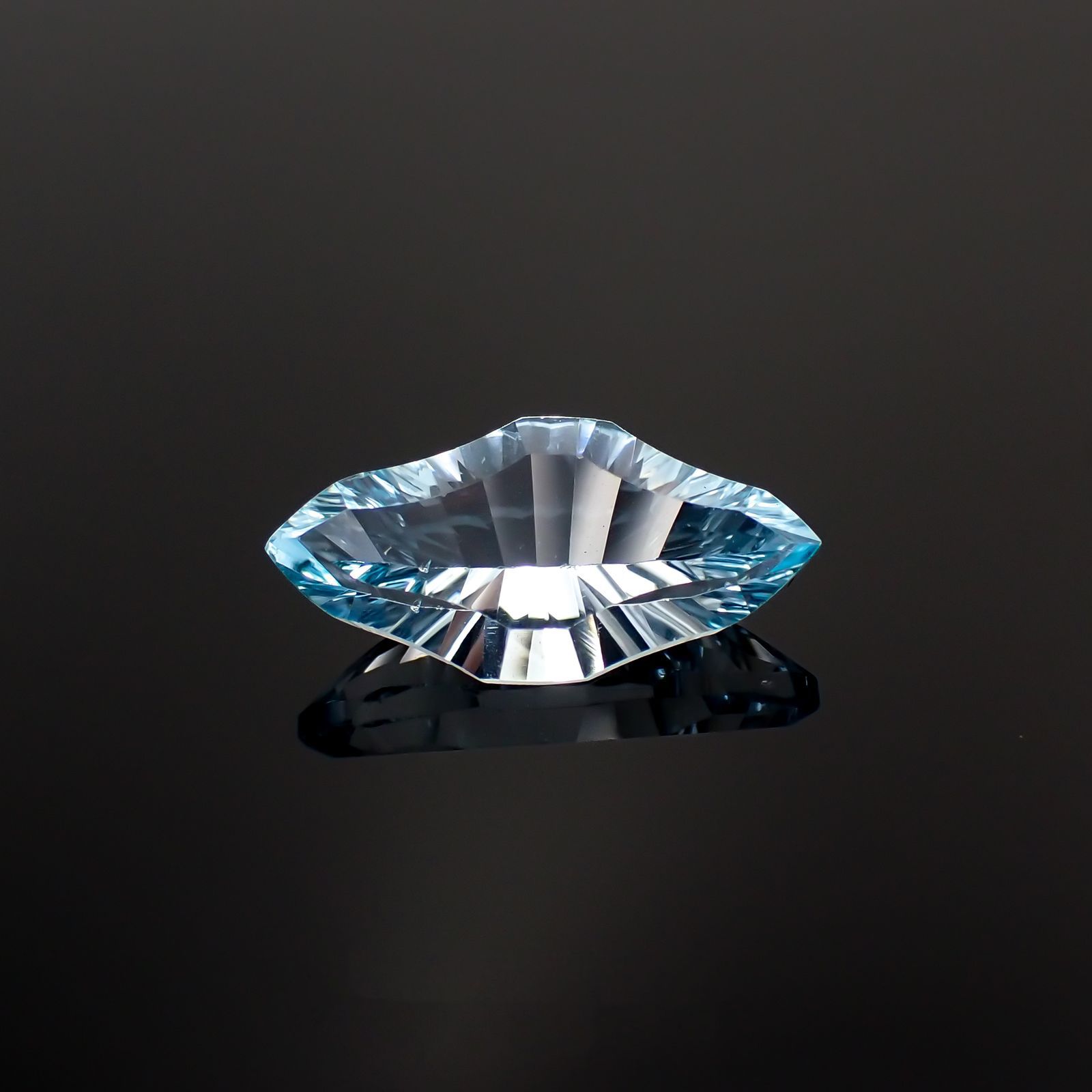 ◇カスタムカット◇ブルートパーズ ブラジル産 2.80ct[221219368]14.1x6.9mm前後
