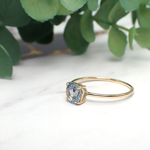 リング空枠：石留め▶アイスブルーサファイア（お客様製作例）