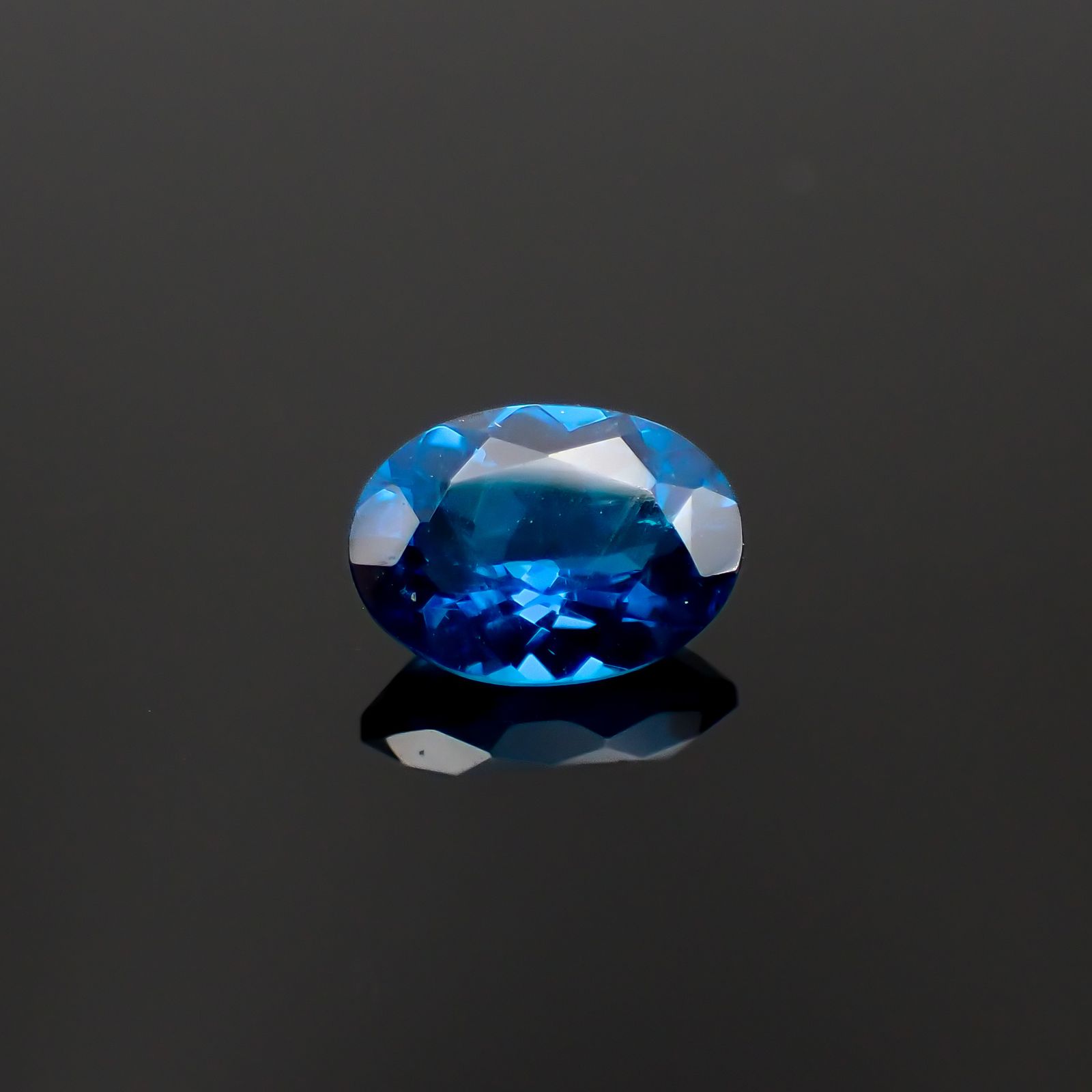 ディープブルーアパタイト  マダガスカル産 0.80ct[230421658]7.1x5.1mm前後