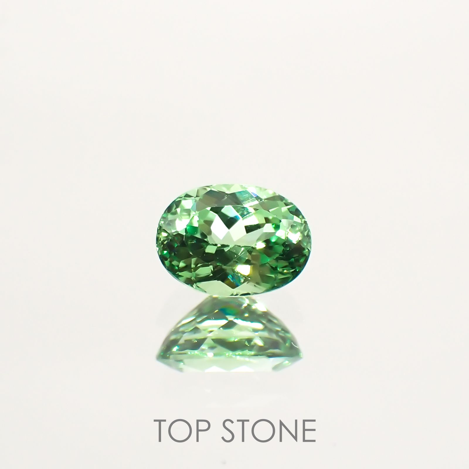 ミントガーネット(宝石名グリーン グロッシュラー・ガーネット) タンザニア産 0.52ct 識別済[210711925]5×4mm前後